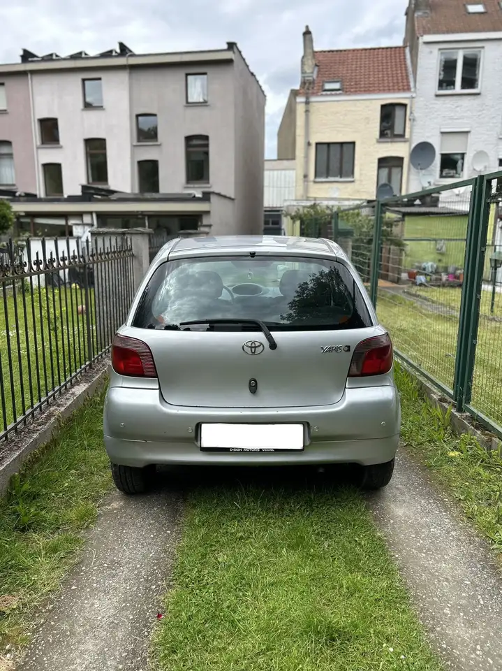Toyota Yaris 1.3i 16v Linea Sol, foto 3