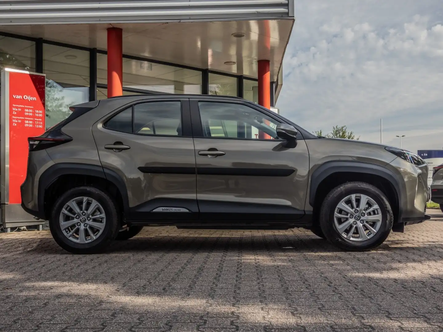 Toyota Yaris Cross 1.5 Hybr 115 Active Groen - 2