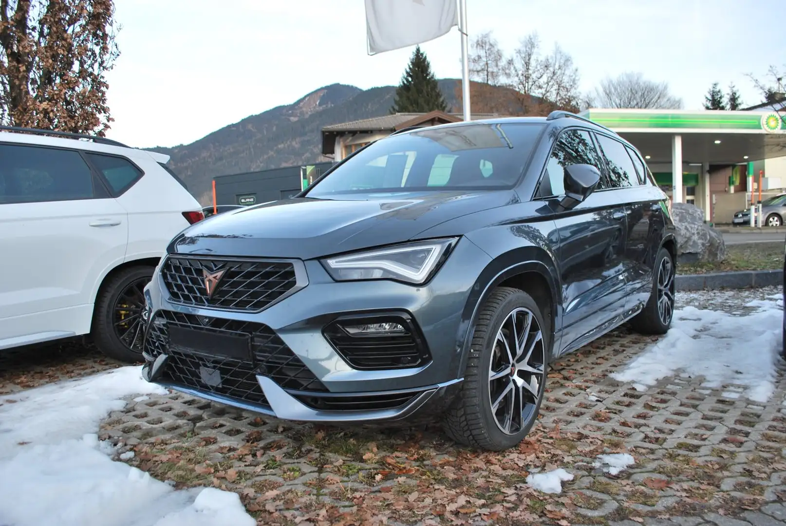 CUPRA Ateca 2.0 TSI DSG 4Drive Grau - 1