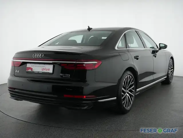 Audi A8 view 4