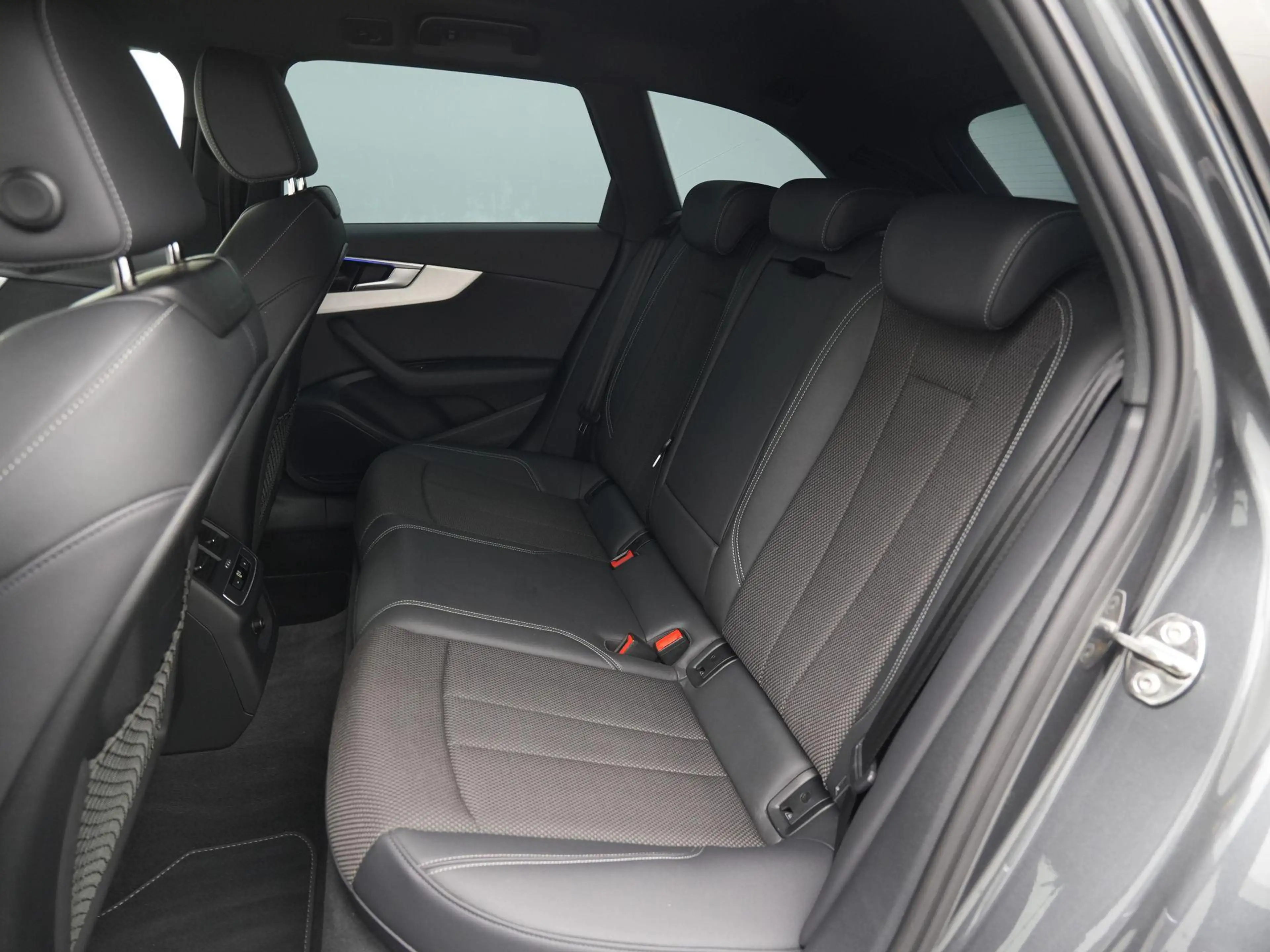 Audi A4 Avant 35 TFSI 150pk S edition | Audi Virtual Cockp — photo 9