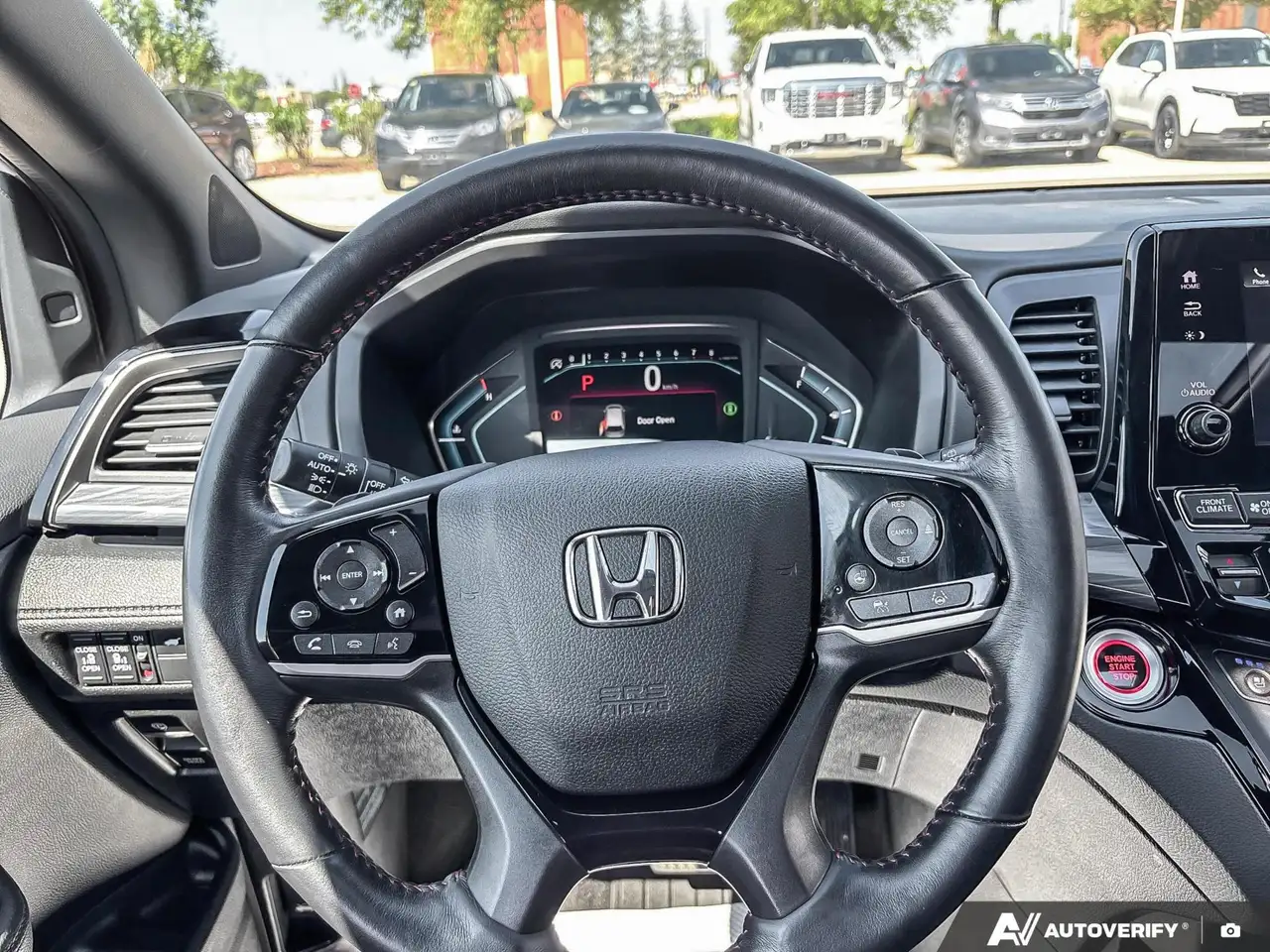 Honda Odyssey снимка Honda Odyssey