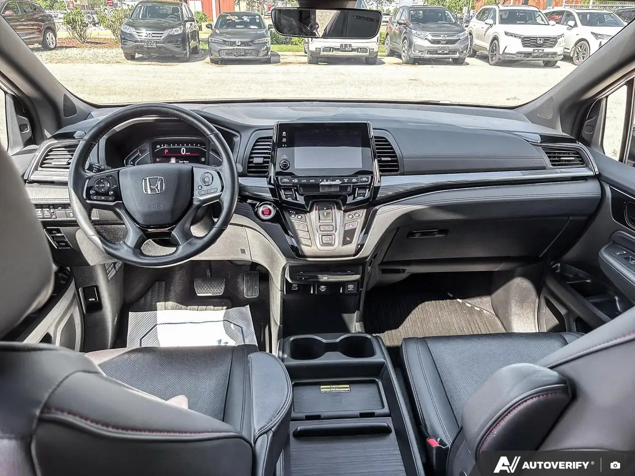 Honda Odyssey снимка Honda Odyssey