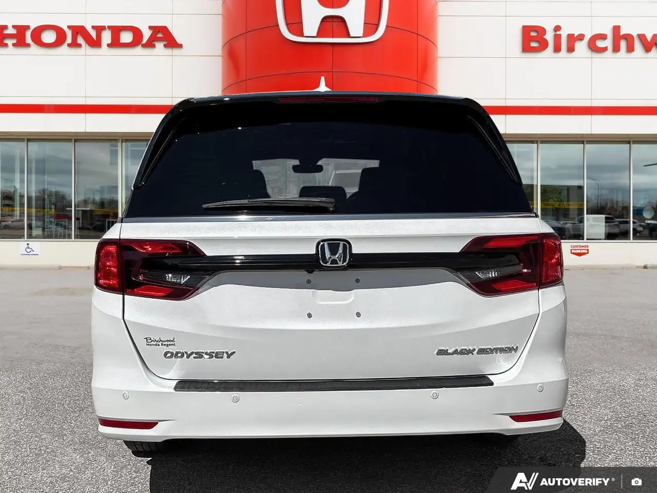 Honda Odyssey снимка Honda Odyssey