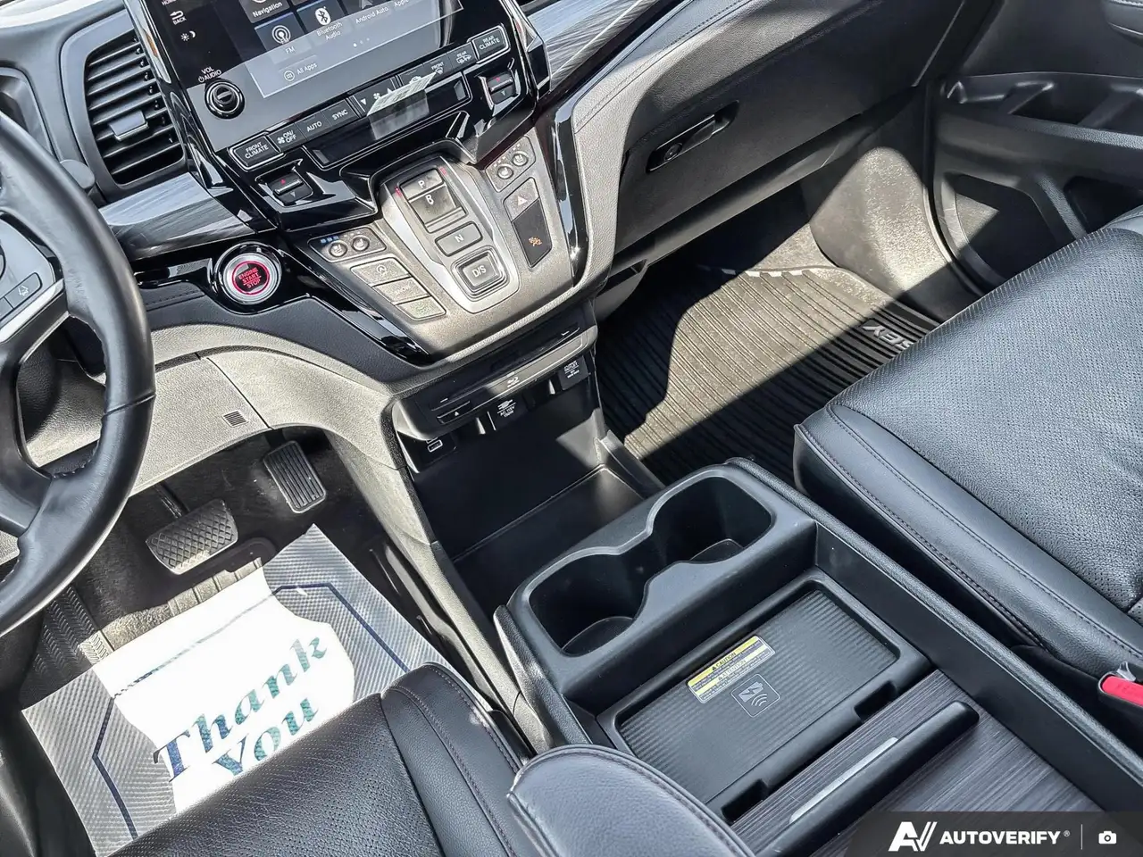Honda Odyssey снимка Honda Odyssey