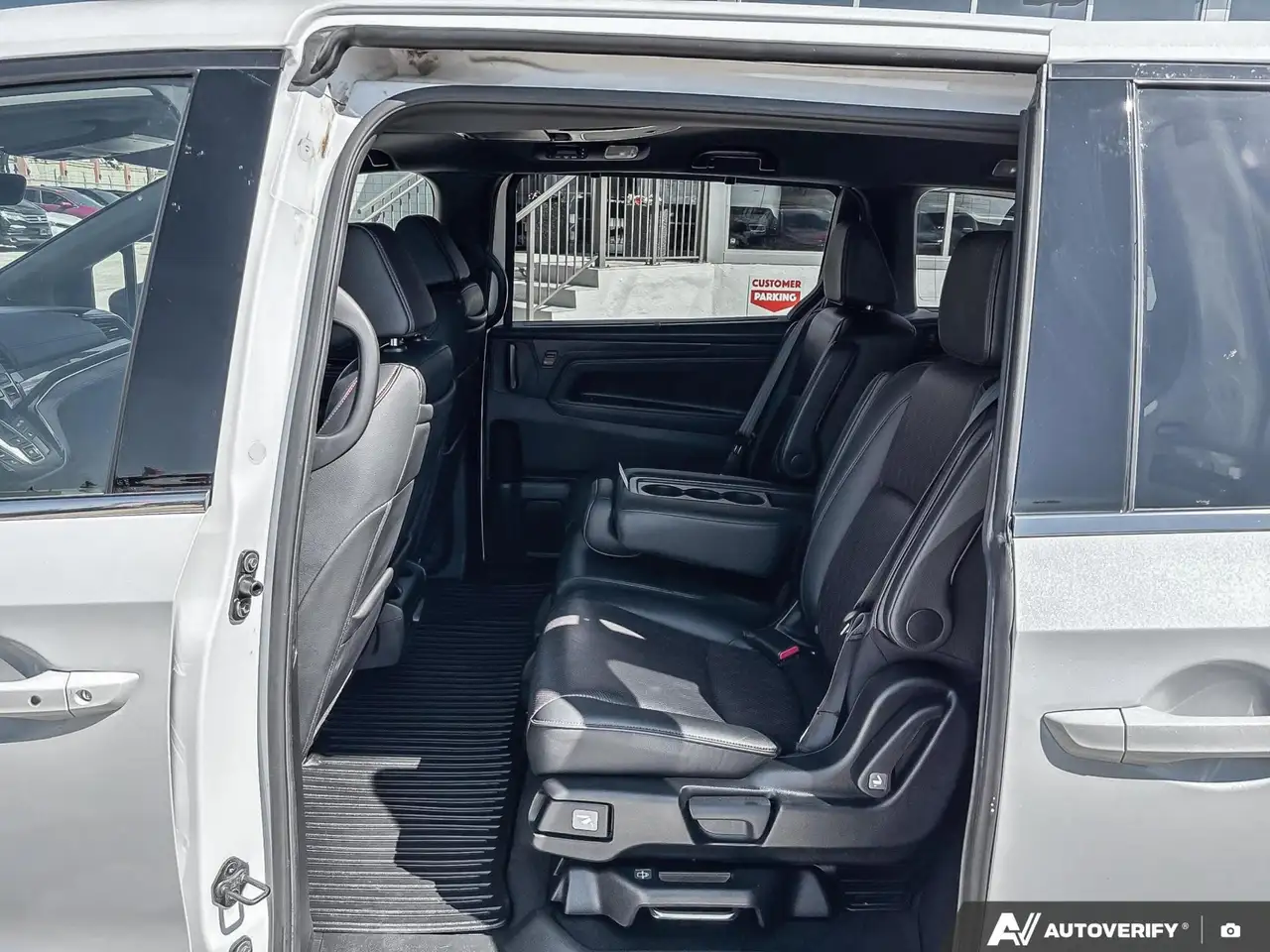 Honda Odyssey снимка Honda Odyssey