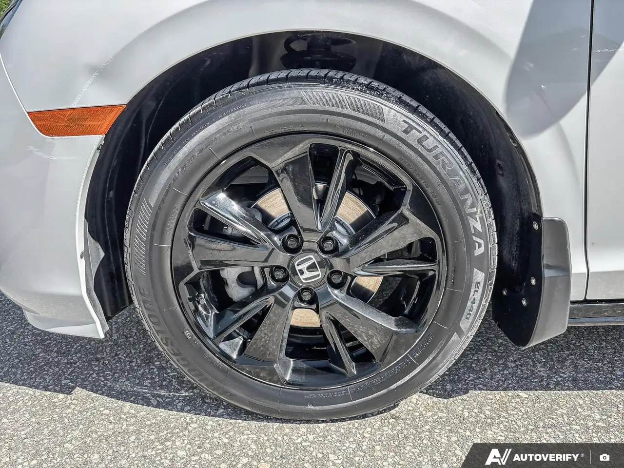 Honda Odyssey снимка Honda Odyssey