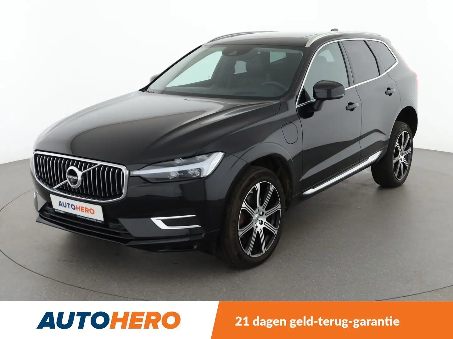 Volvo XC60 2.0 T8 Plug-in Hybrid Inscription AWD Zwart - 1