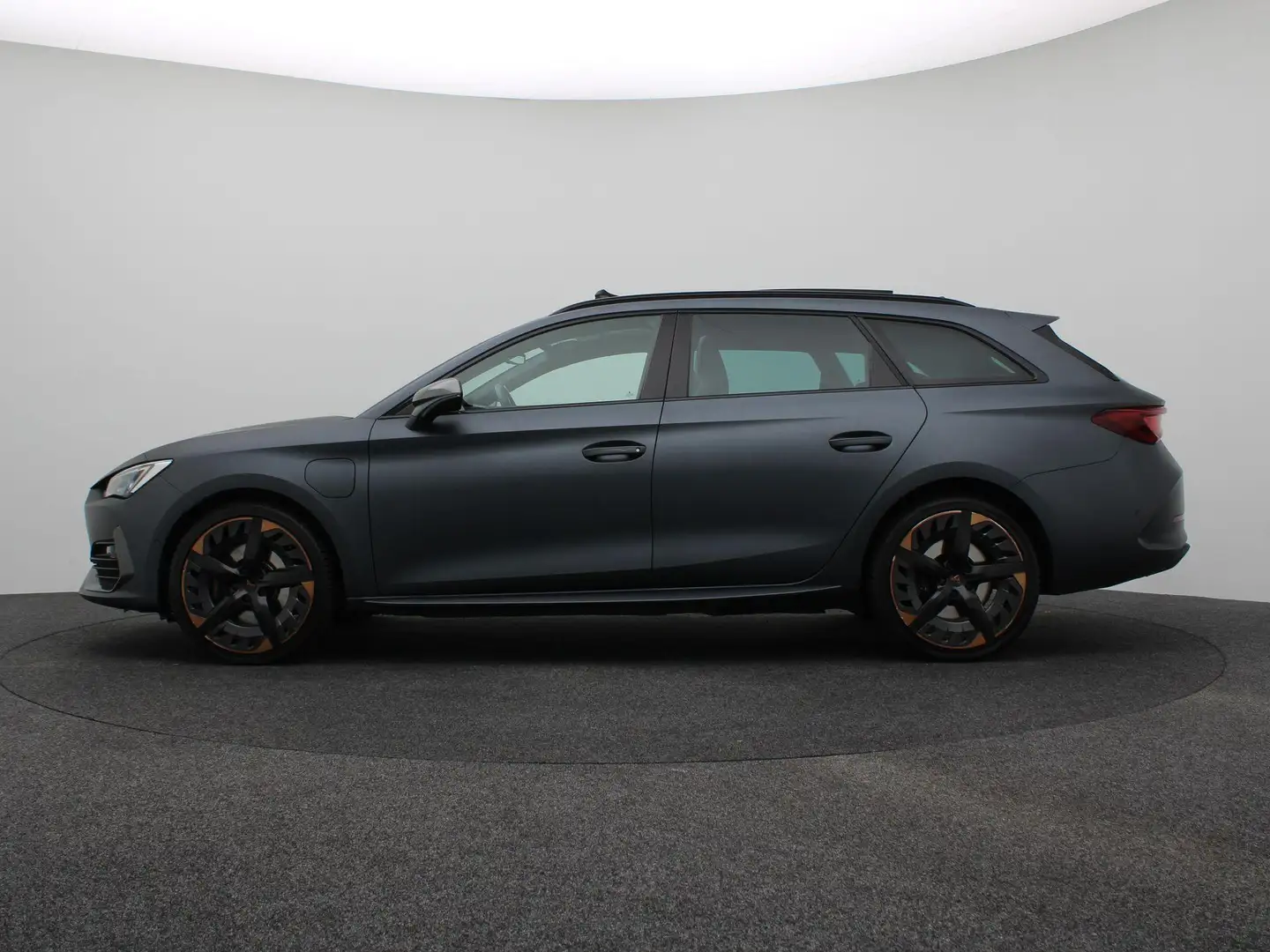 CUPRA Leon Sportstourer 1.4 e-Hybrid VZ Copper Edition | Pano Grijs - 2