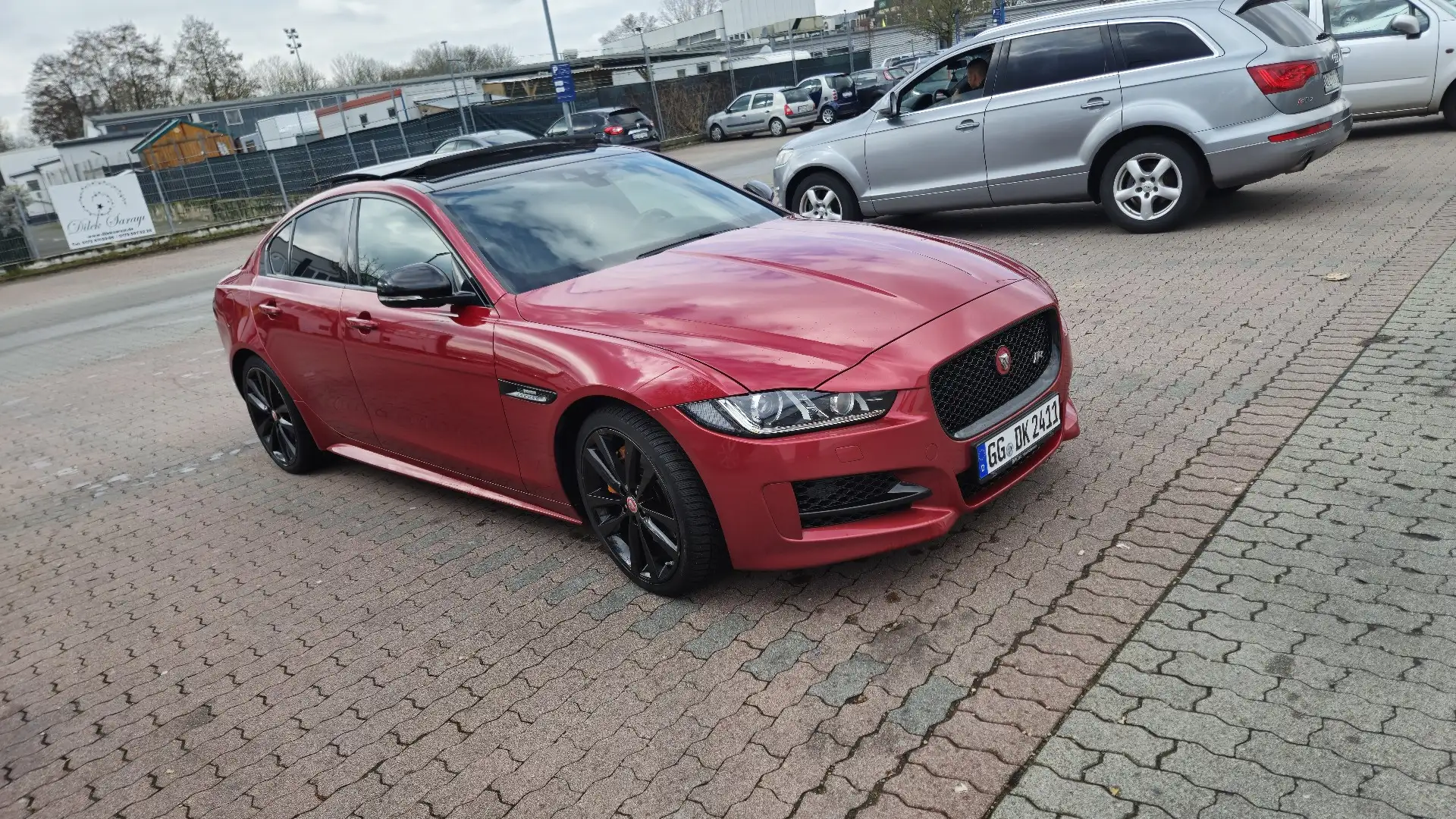 Jaguar XE 25t R-Sport 280 ps tausch gegen F-Pace Rot - 1