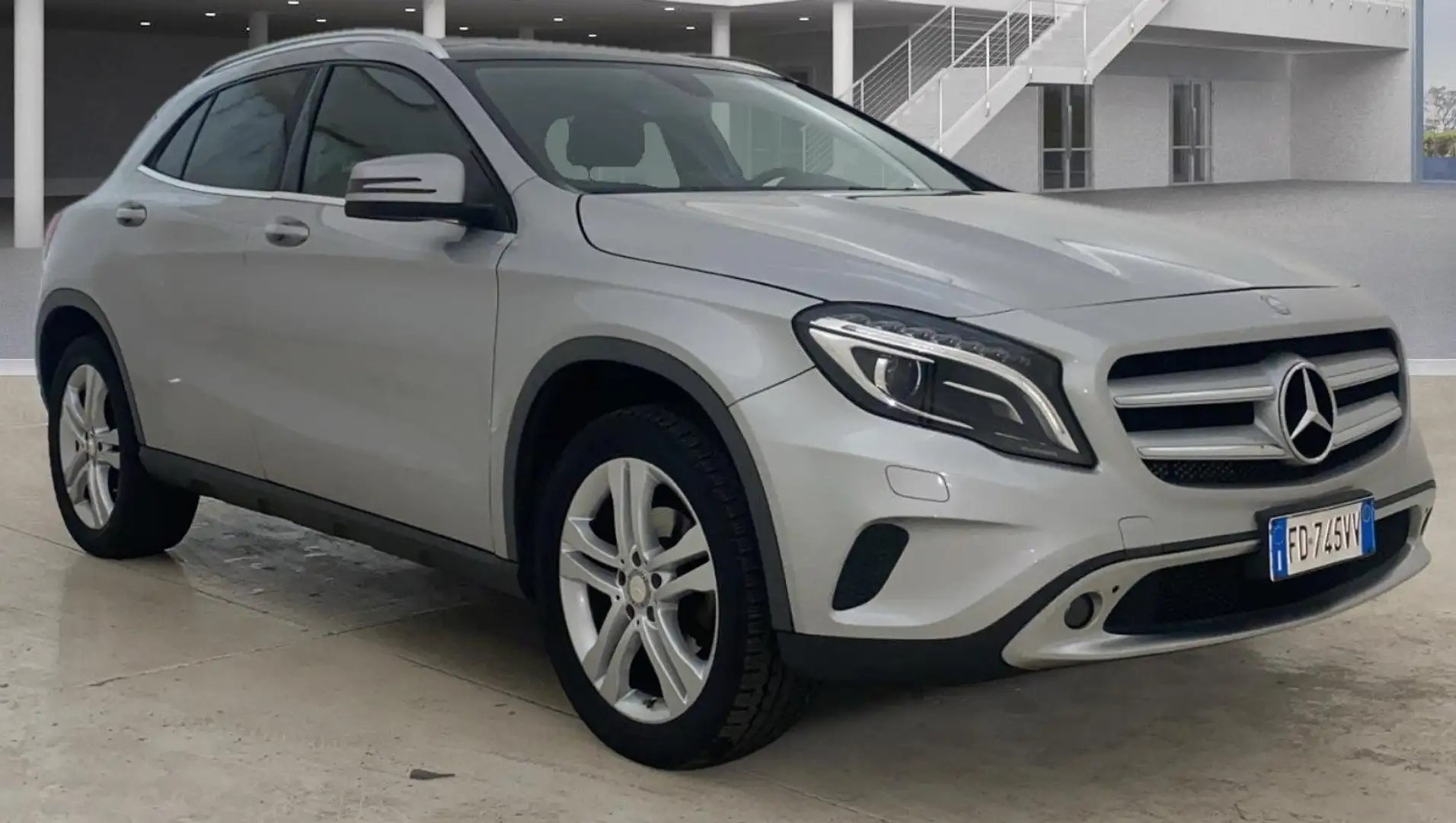 Mercedes-Benz GLA 200 GLA-200 Premium auto arrivo a breve Argento - 2