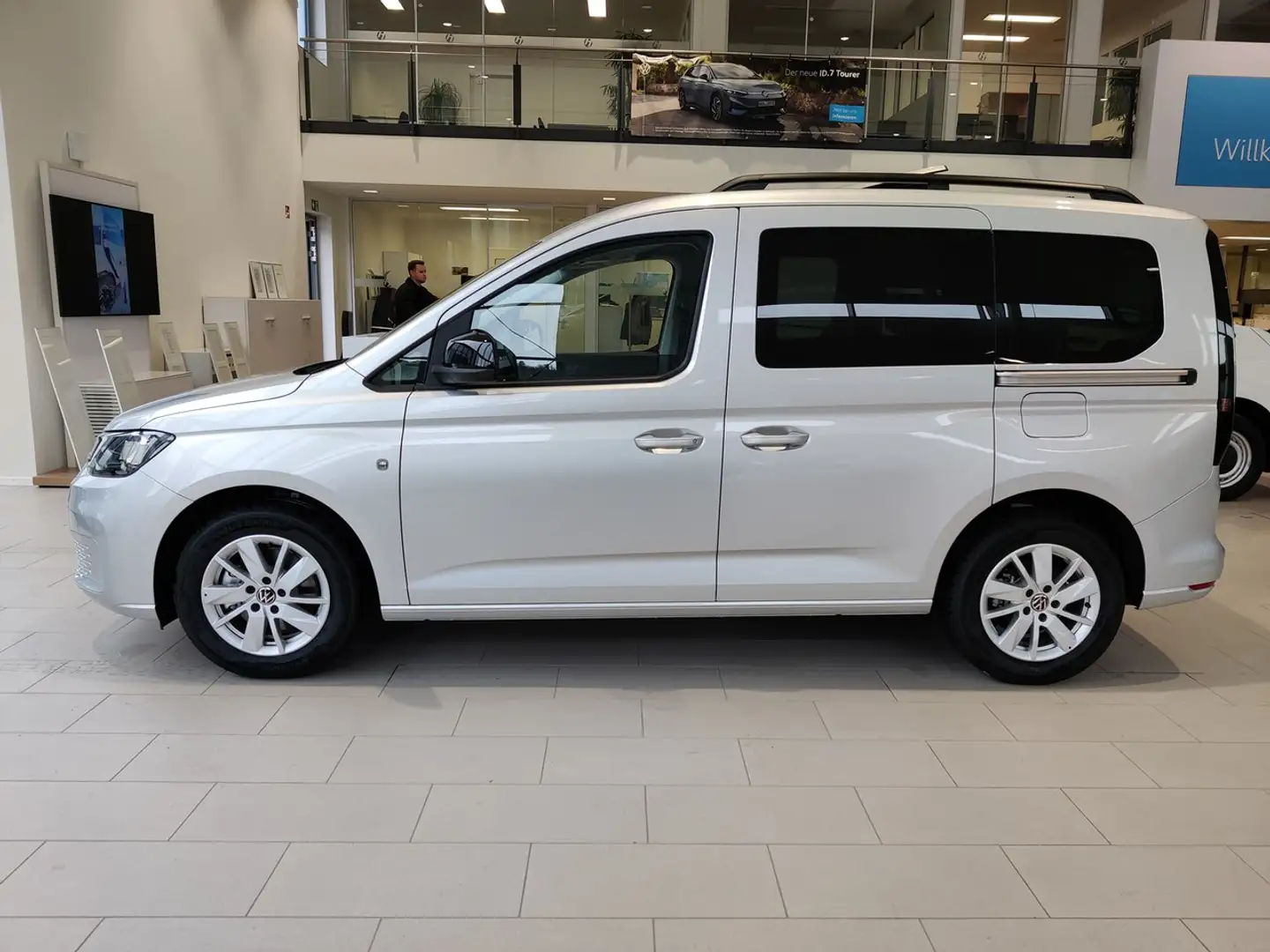Volkswagen Caddy 1.5 TSI DSG APP, DAB, Virtual, Kamera Silber - 2