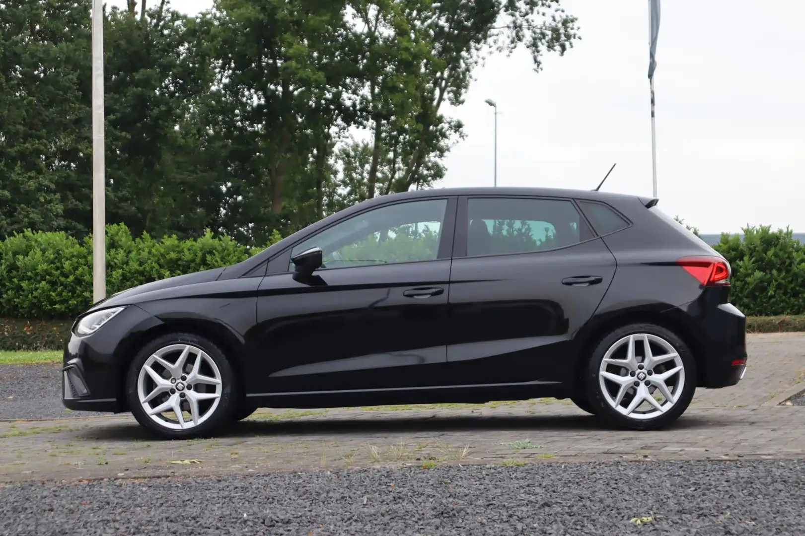 SEAT Ibiza 1.0 TSI FR Beats Audio, Keyless, Virtual, Camera, Zwart - 2