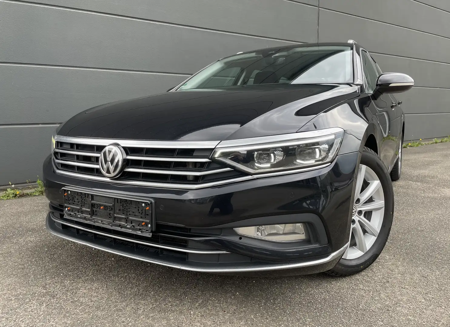 Volkswagen Passat Variant 2.0 TDI DSG Elegance AHK NAVI IQ.LIGHT KAMERA ACC Schwarz - 2