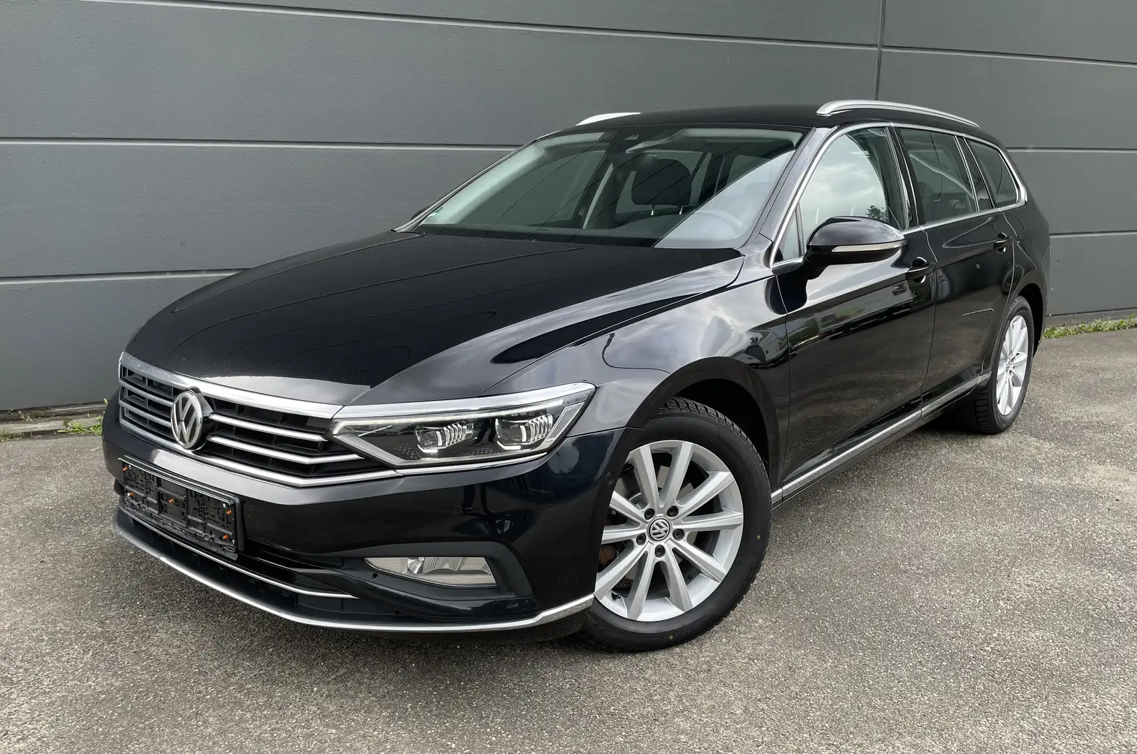 Volkswagen Passat Variant 2.0 TDI DSG Elegance AHK NAVI IQ.LIGHT KAMERA ACC Schwarz - 1