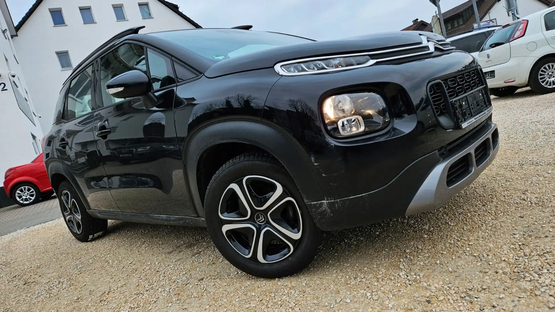 Citroen C3 Aircross 131PS+TÜV+NAVI+GARANTIE+ANHÄNG+SITZH Schwarz - 2