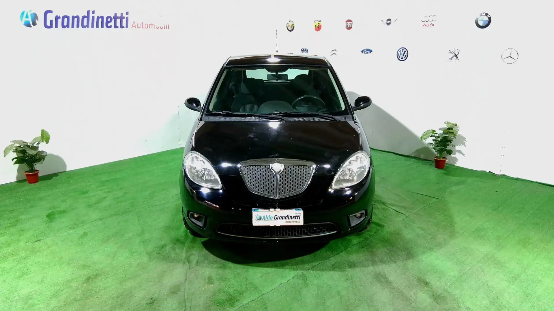 Lancia Ypsilon Ypsilon 1.3 MJT 90 CV Oro Bianco Nero - 2