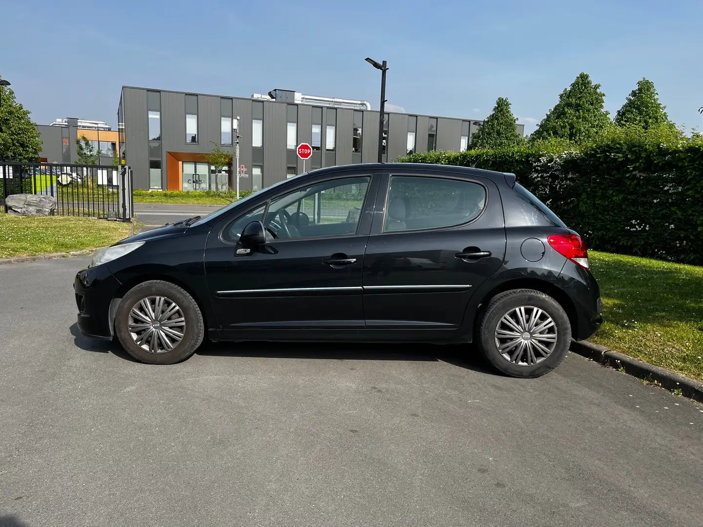 Peugeot 207 207+ 1.4e 75ch Fekete - 2