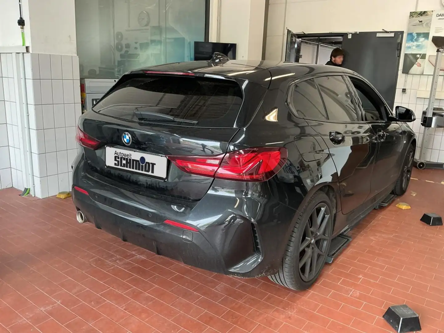 BMW 118 i M Sport + GARANTIE Schwarz - 2