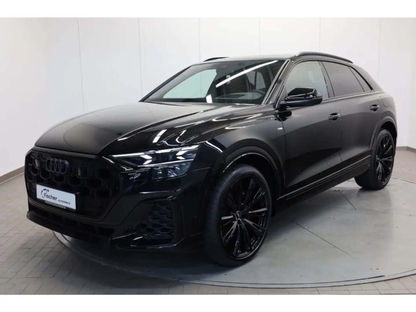 Audi Q8 TFSI e quattro S line business Schwarz - 2