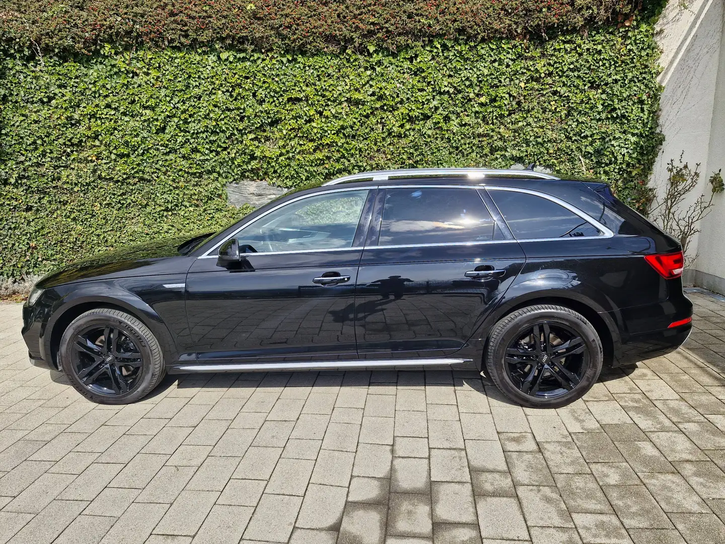 Audi A4 allroad A4 Allroad quattro 2,0 TDI quattro S-tronic Allroad Schwarz - 2
