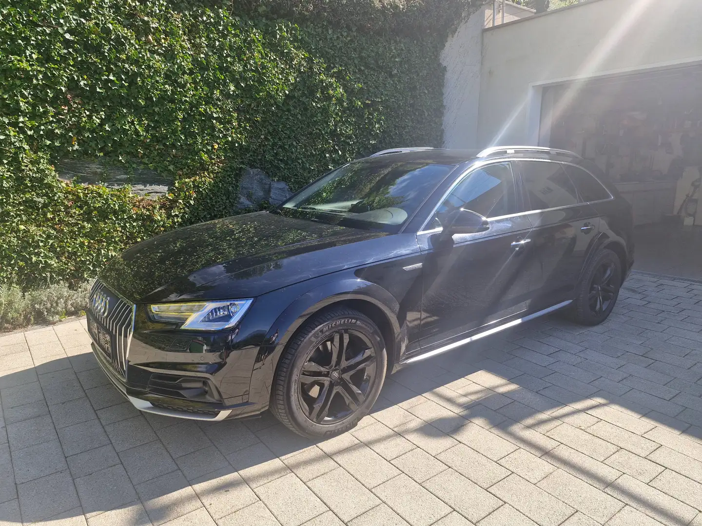 Audi A4 allroad A4 Allroad quattro 2,0 TDI quattro S-tronic Allroad Schwarz - 1
