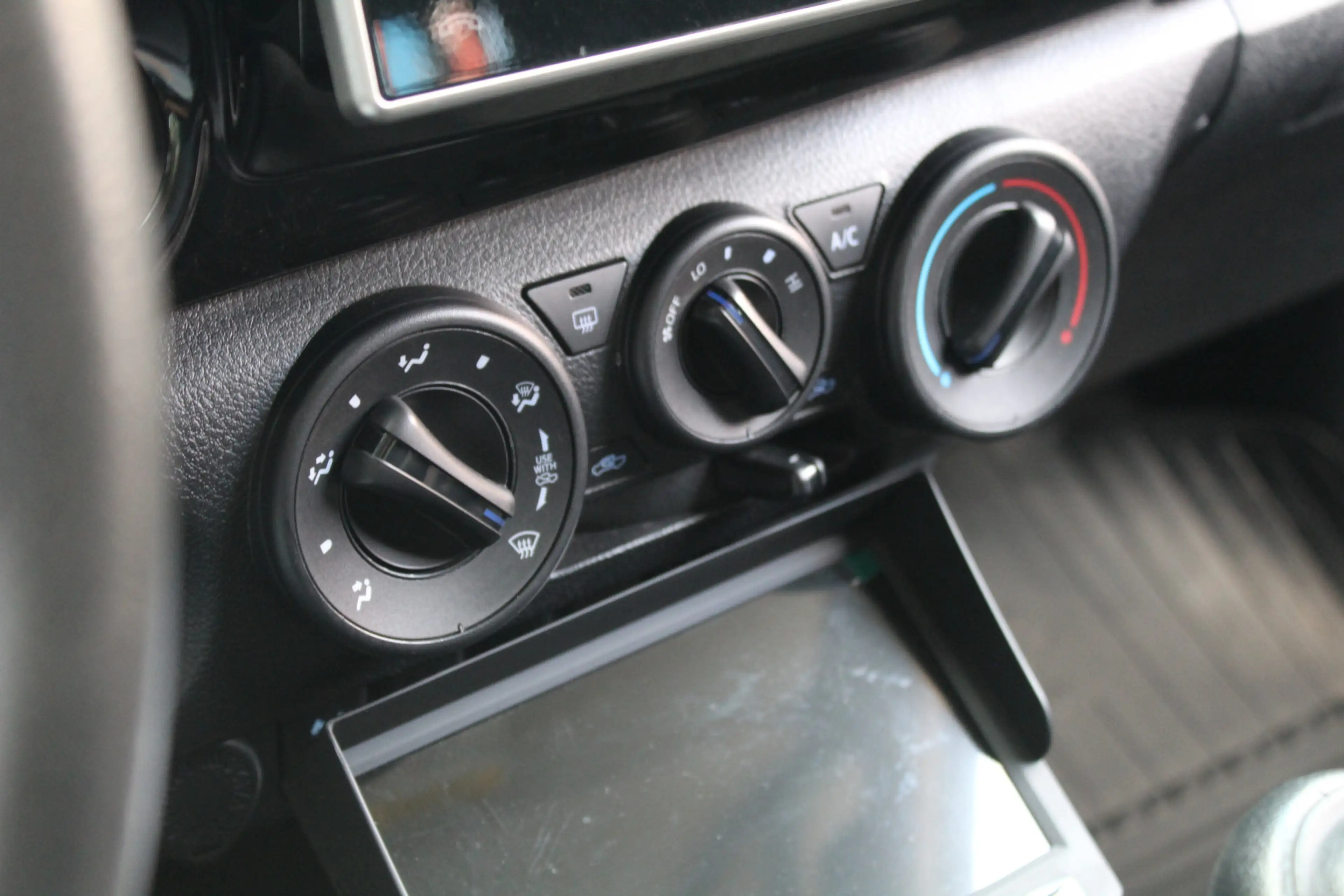 Toyota Hilux 2.4 D-4D-F 150Pk 4x4 | Grijs kenteken | RIVAL + ME — photo 19