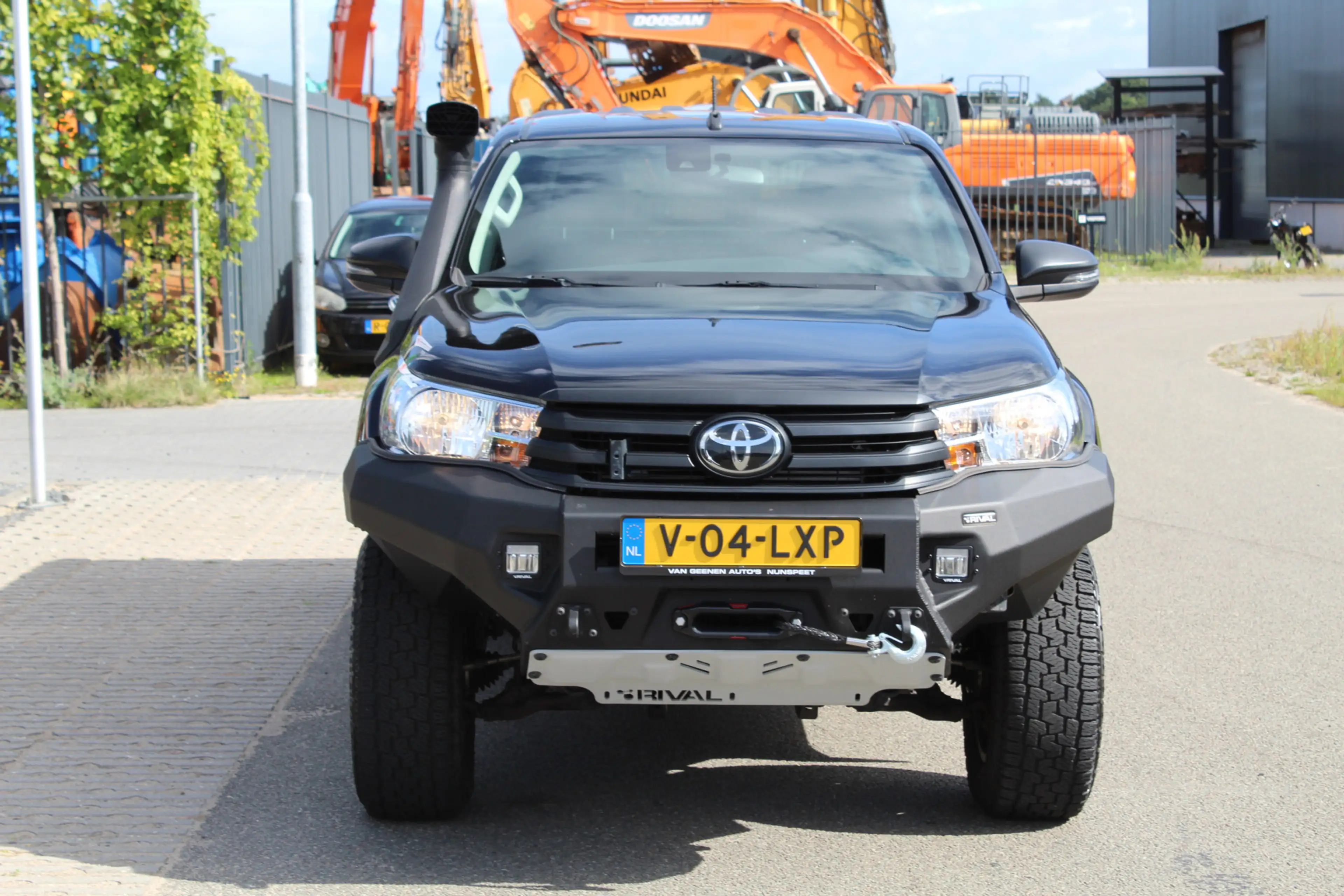 Toyota Hilux 2.4 D-4D-F 150Pk 4x4 | Grijs kenteken | RIVAL + ME — photo 2