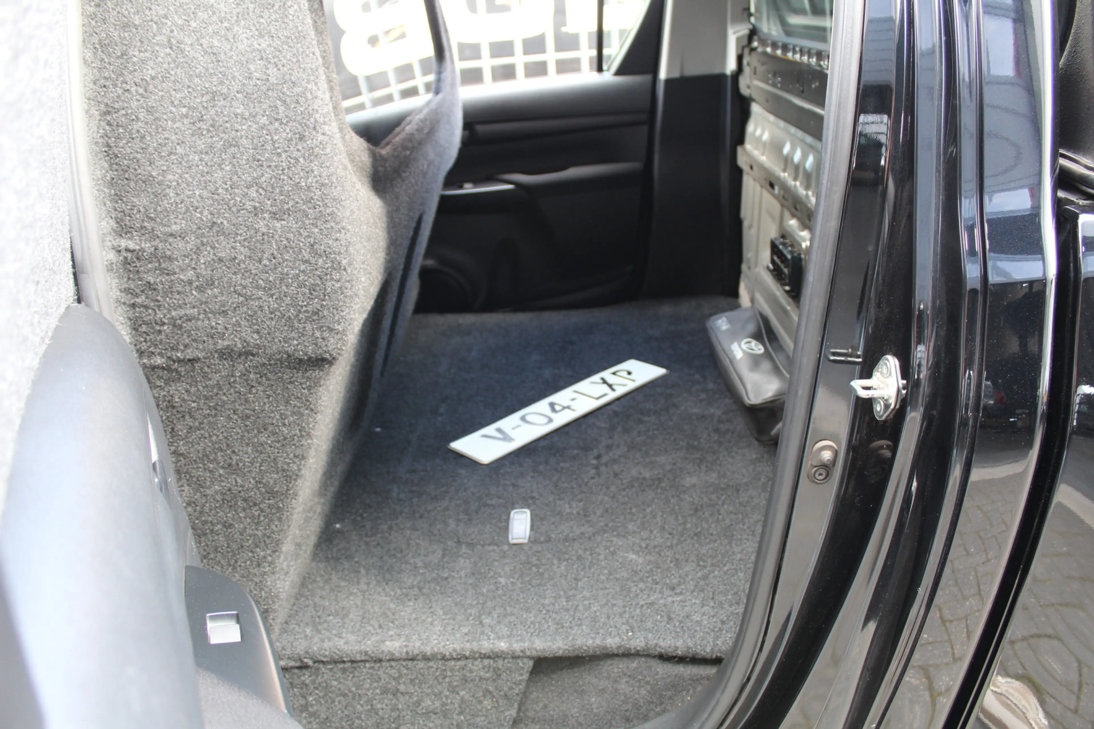 Toyota Hilux 2.4 D-4D-F 150Pk 4x4 | Grijs kenteken | RIVAL + ME — photo 25