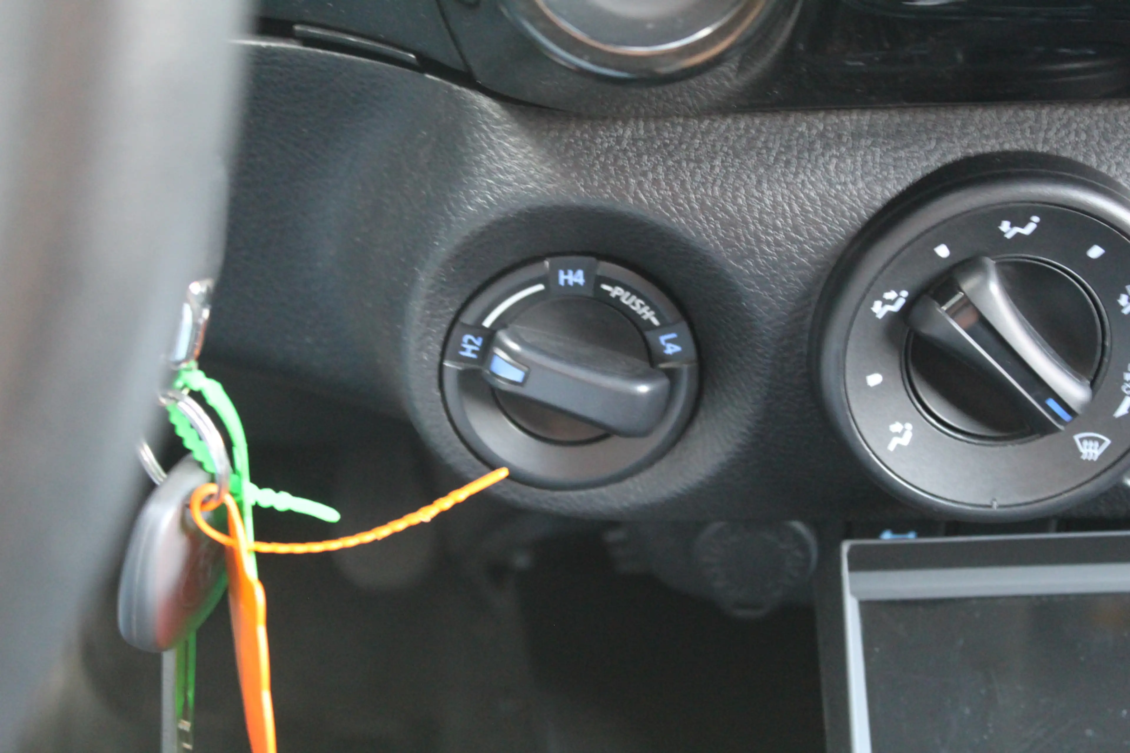 Toyota Hilux 2.4 D-4D-F 150Pk 4x4 | Grijs kenteken | RIVAL + ME — photo 11
