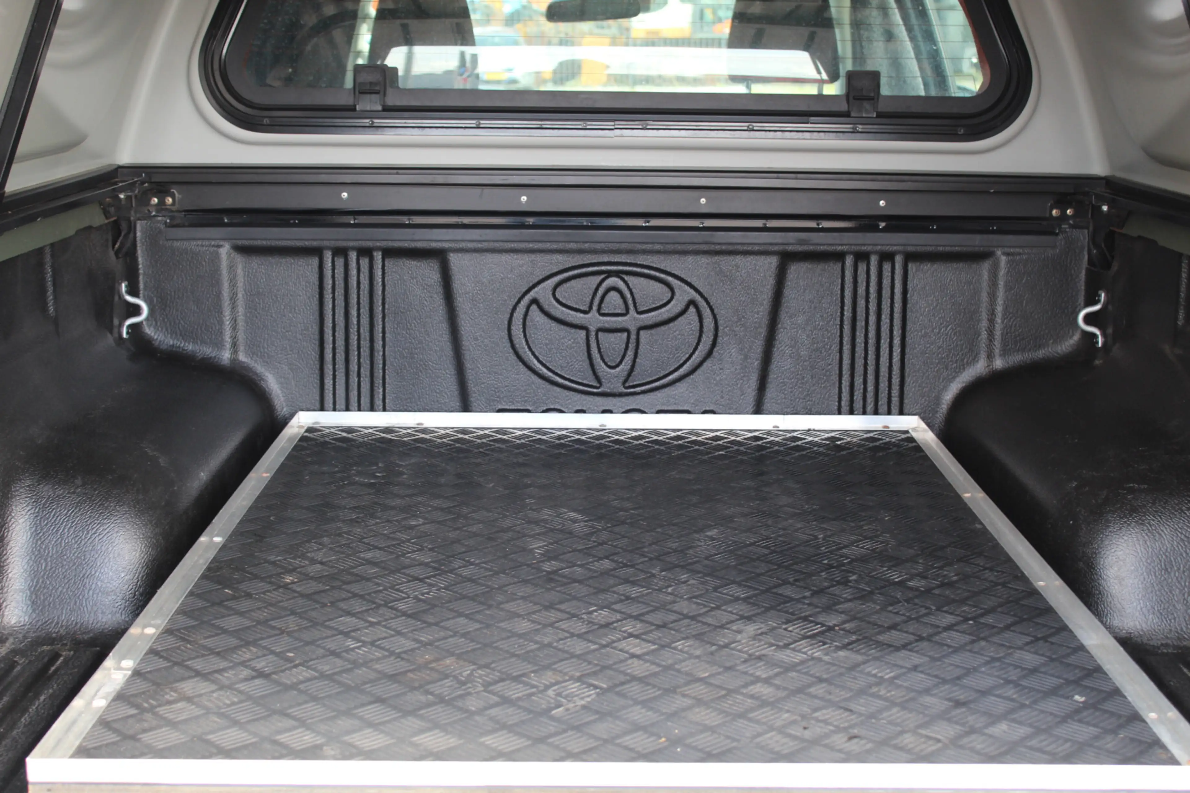 Toyota Hilux 2.4 D-4D-F 150Pk 4x4 | Grijs kenteken | RIVAL + ME — photo 23