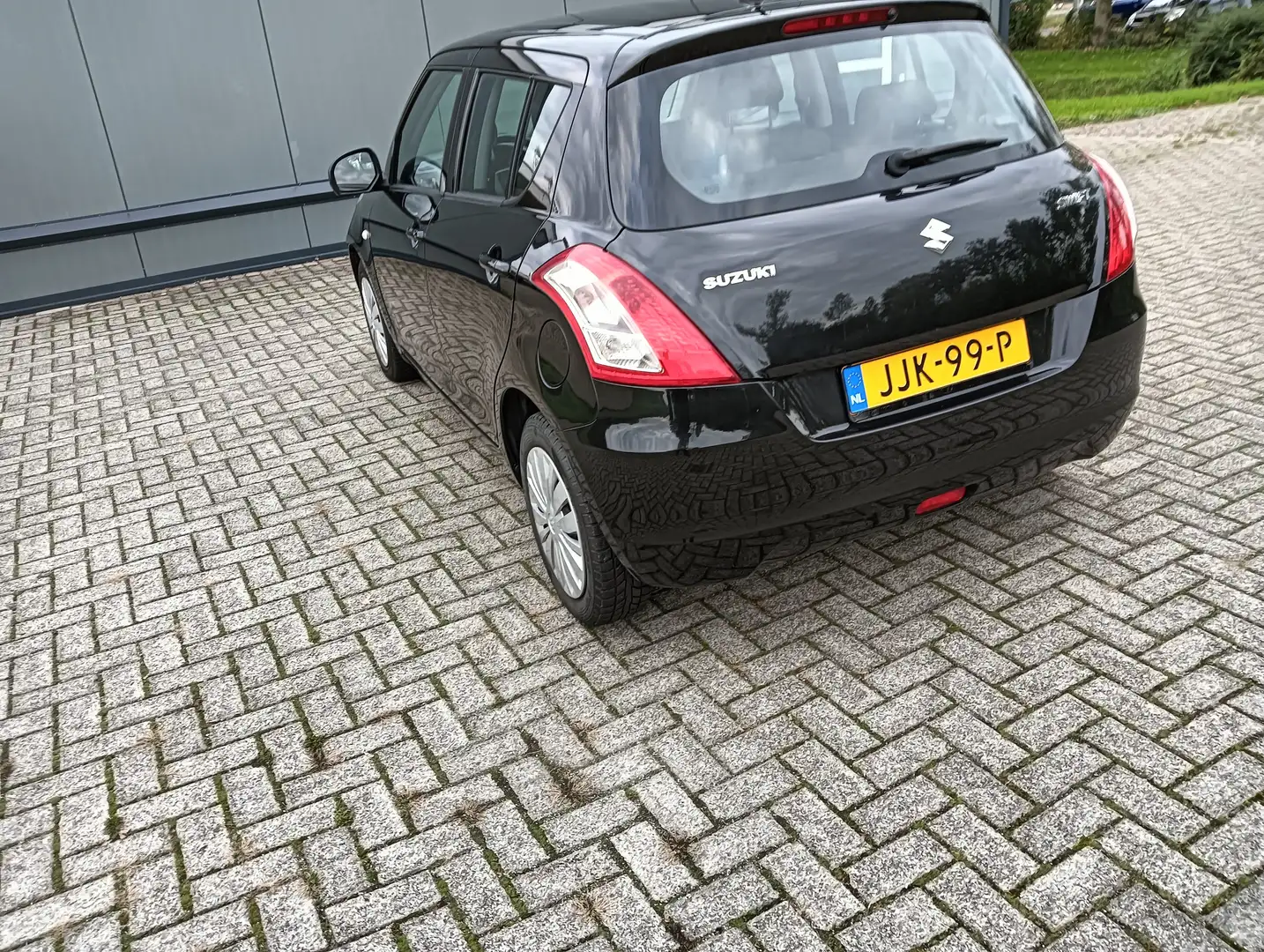 Suzuki Swift 1.2i Bandit. Airco . Cruise control. Km 89950 Zwart - 2