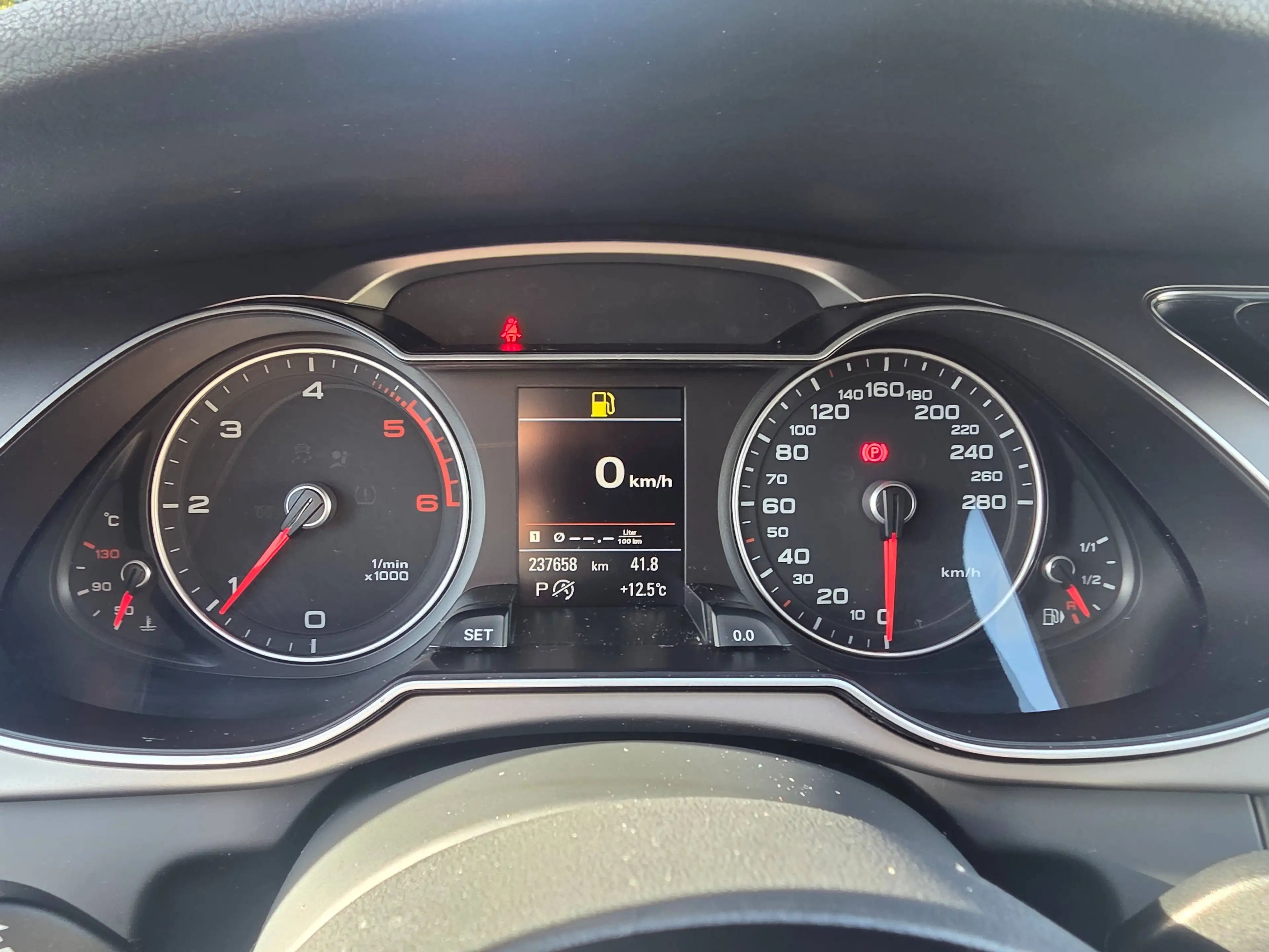Audi A4 Avant 2.0 TDI Automatik S-Line — photo 11
