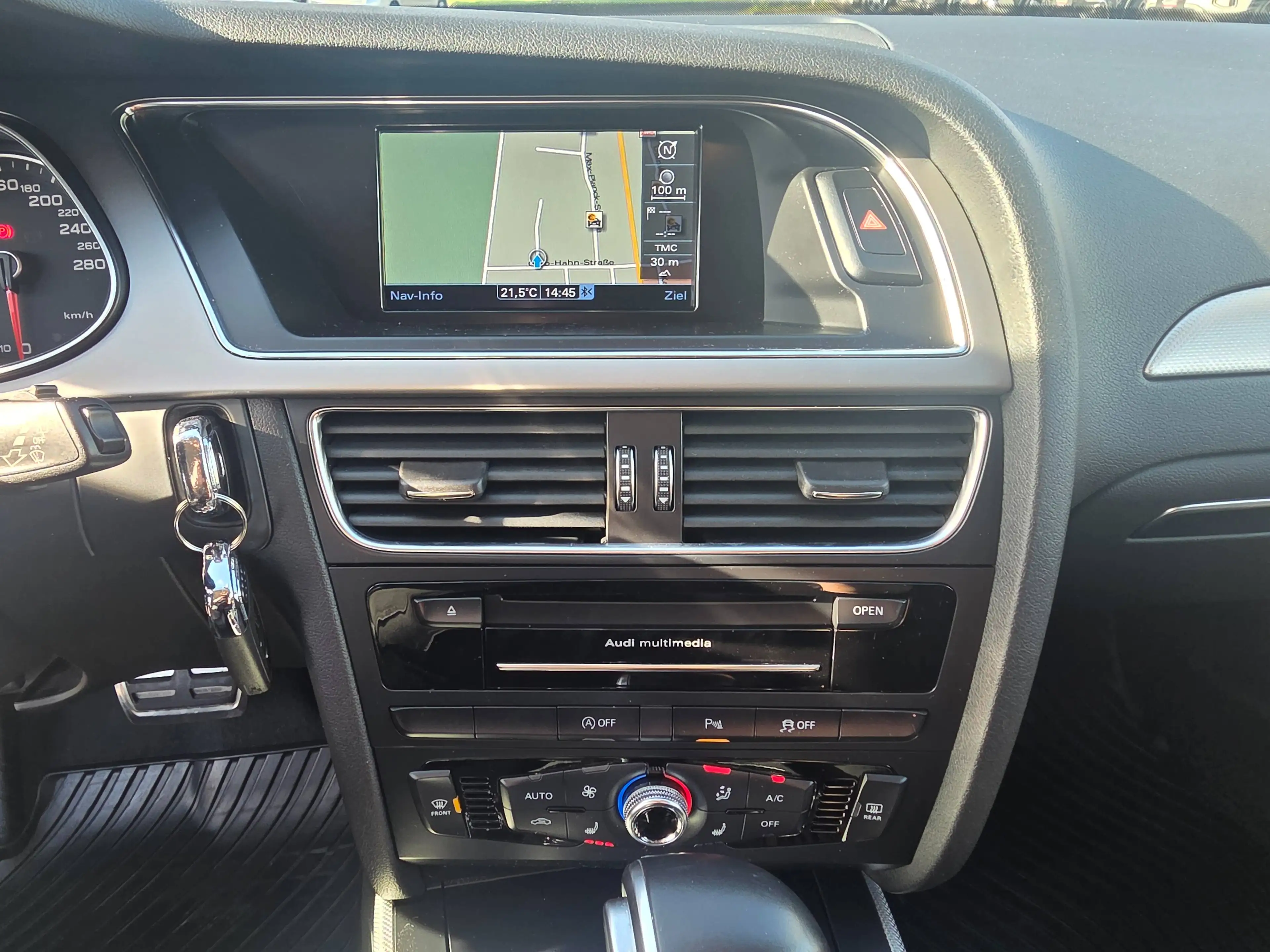 Audi A4 Avant 2.0 TDI Automatik S-Line — photo 13