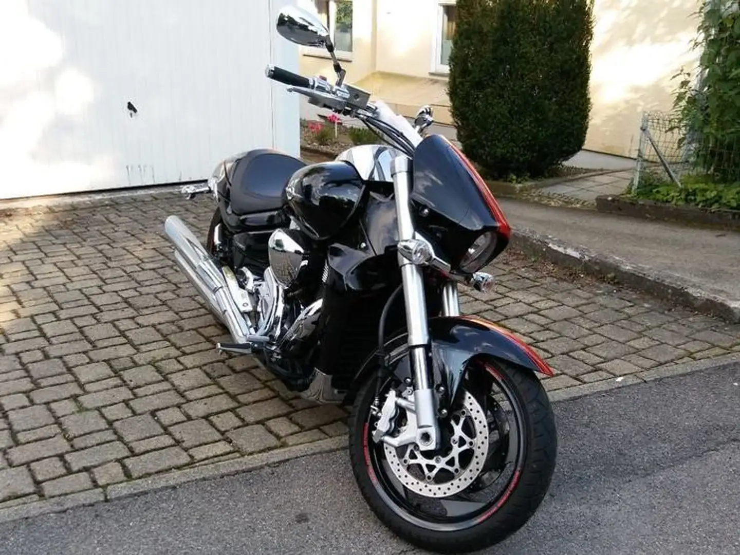 Suzuki VLR 1800 Oranje - 1