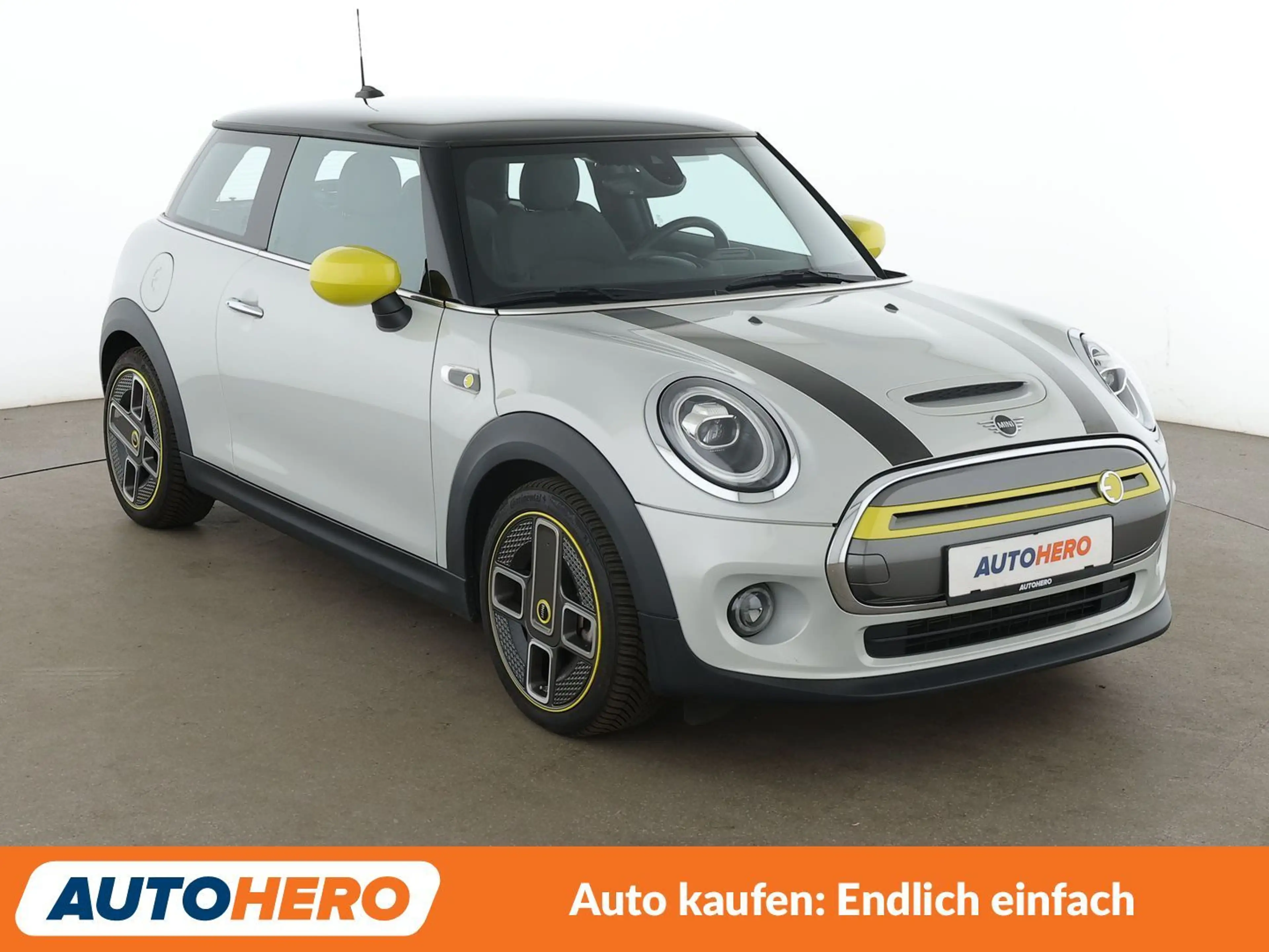 MINI Cooper SE Cooper SE Trim M — photo 8