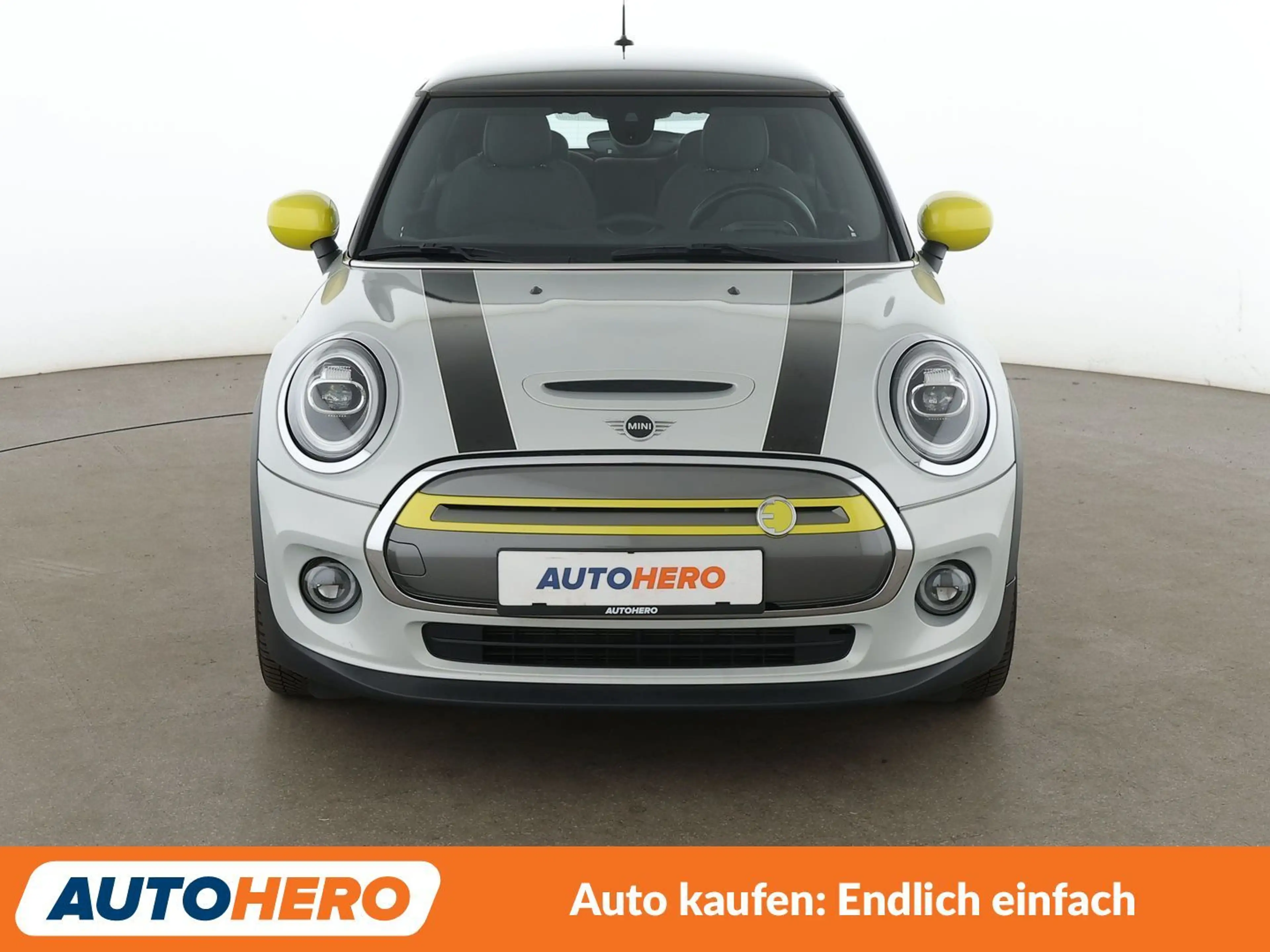 MINI Cooper SE Cooper SE Trim M — photo 9