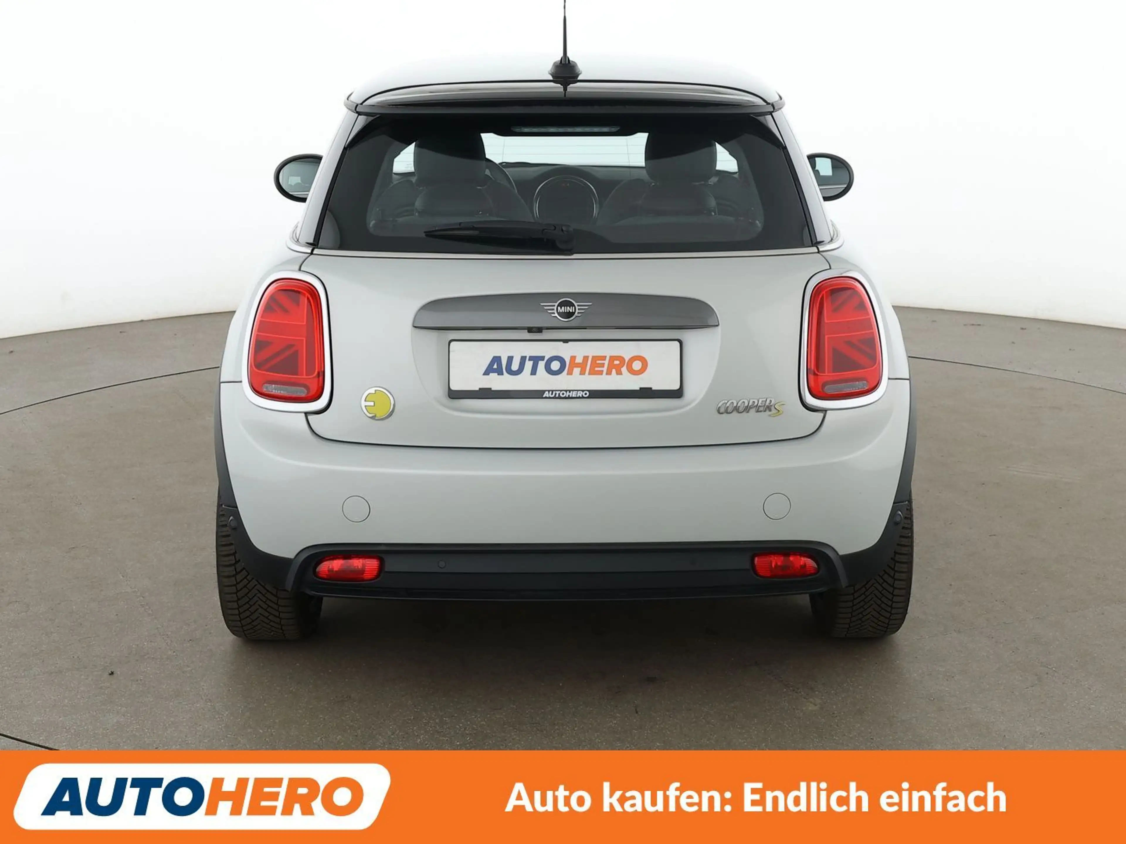 MINI Cooper SE Cooper SE Trim M — photo 5