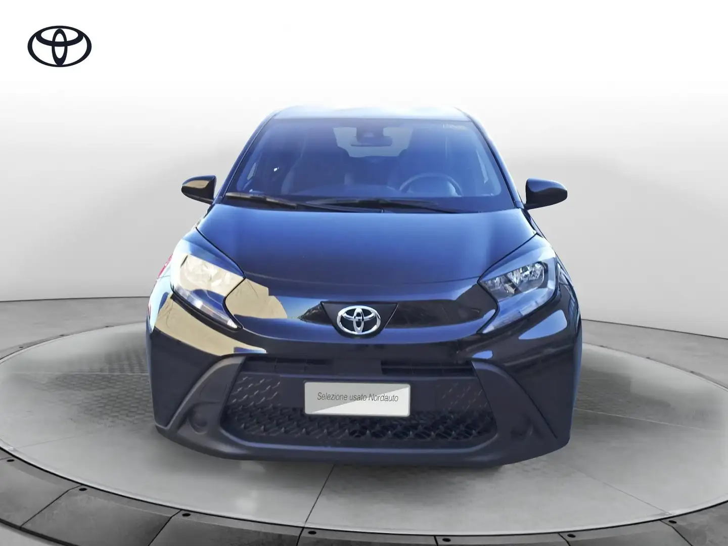 Toyota Aygo X Aygo X 1.0 VVT-i 72 CV 5 porte Active Grigio - 2