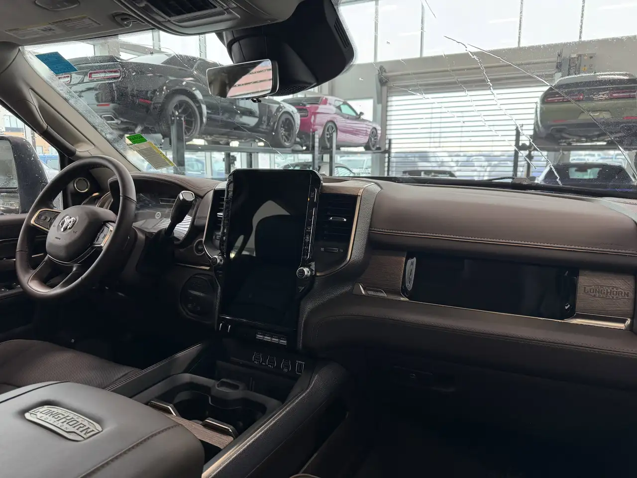 RAM 3500 снимка RAM 3500