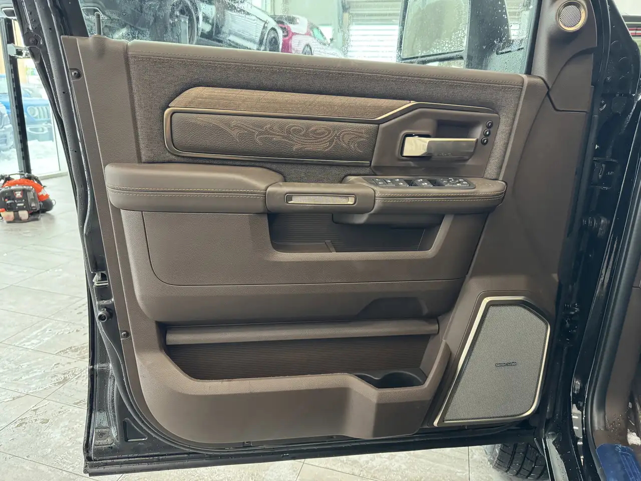 RAM 3500 снимка RAM 3500