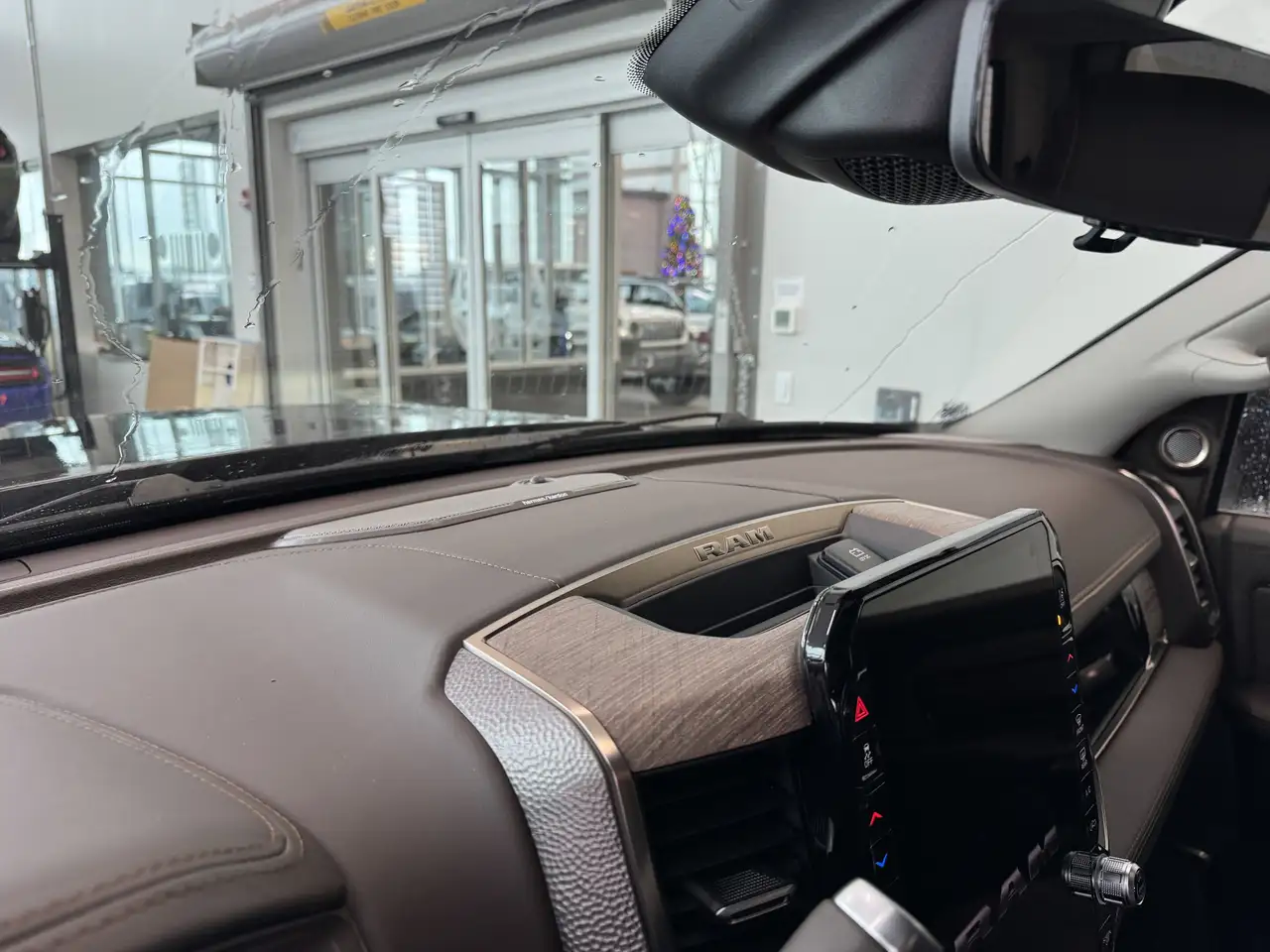 RAM 3500 снимка RAM 3500