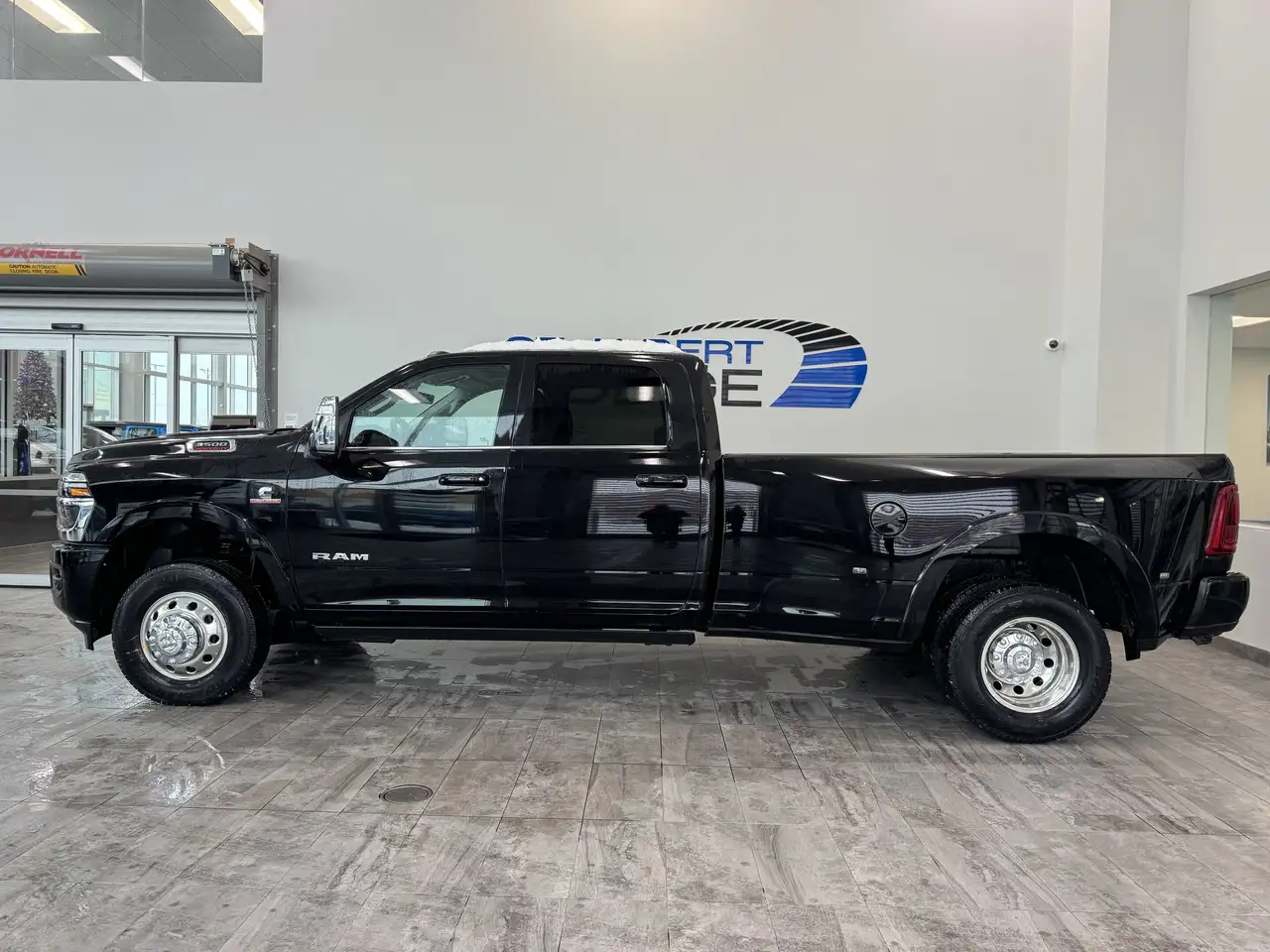 RAM 3500 снимка RAM 3500