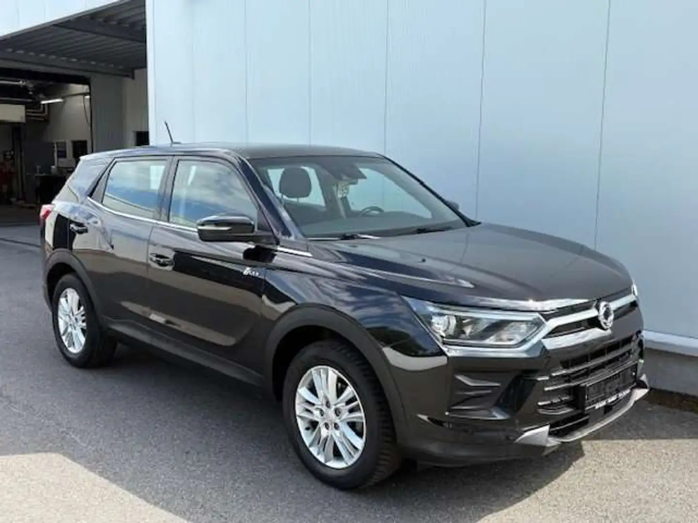 SsangYong Korando 1.5 T-GDI 2WD Amber crna - 1