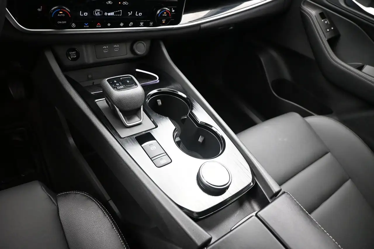 Nissan Rogue photo Nissan Rogue