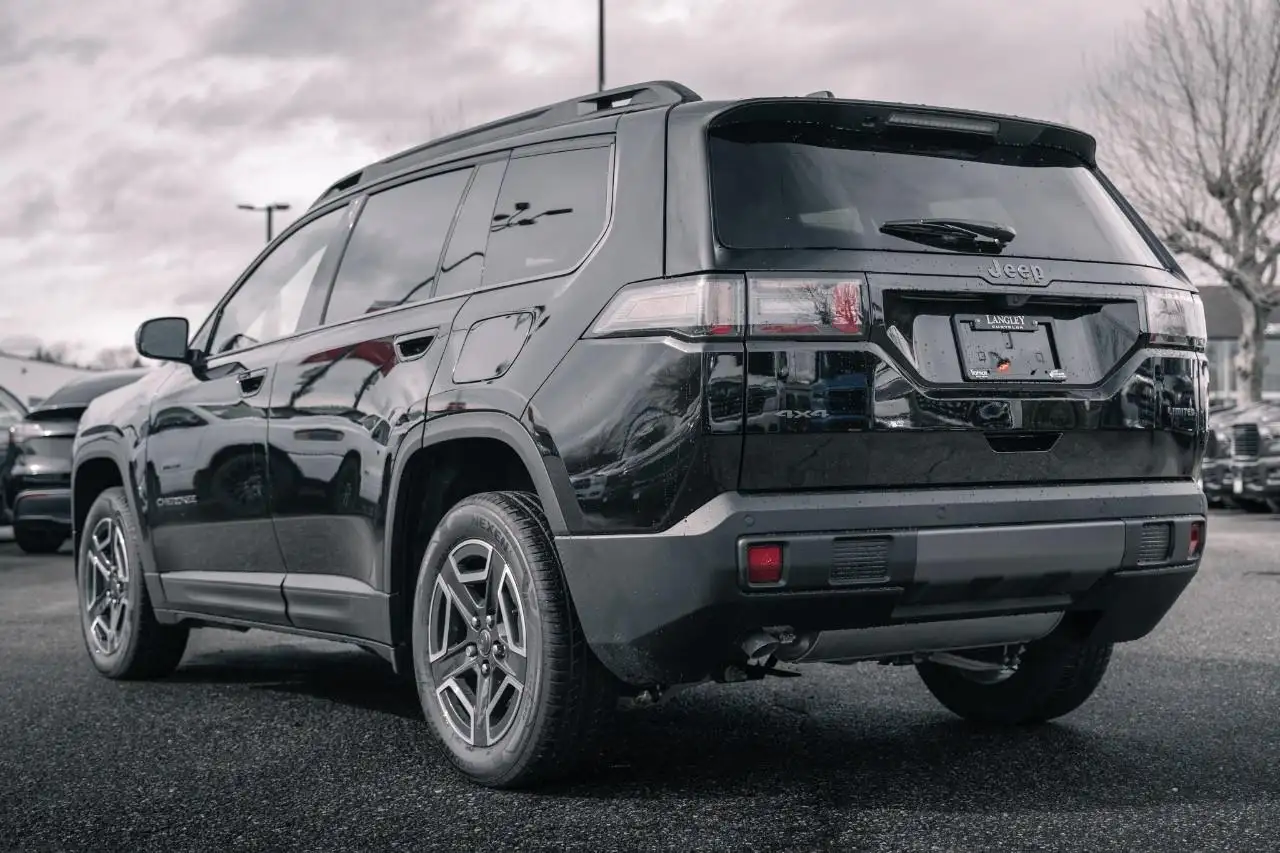 Jeep Cherokee снимка Jeep Cherokee