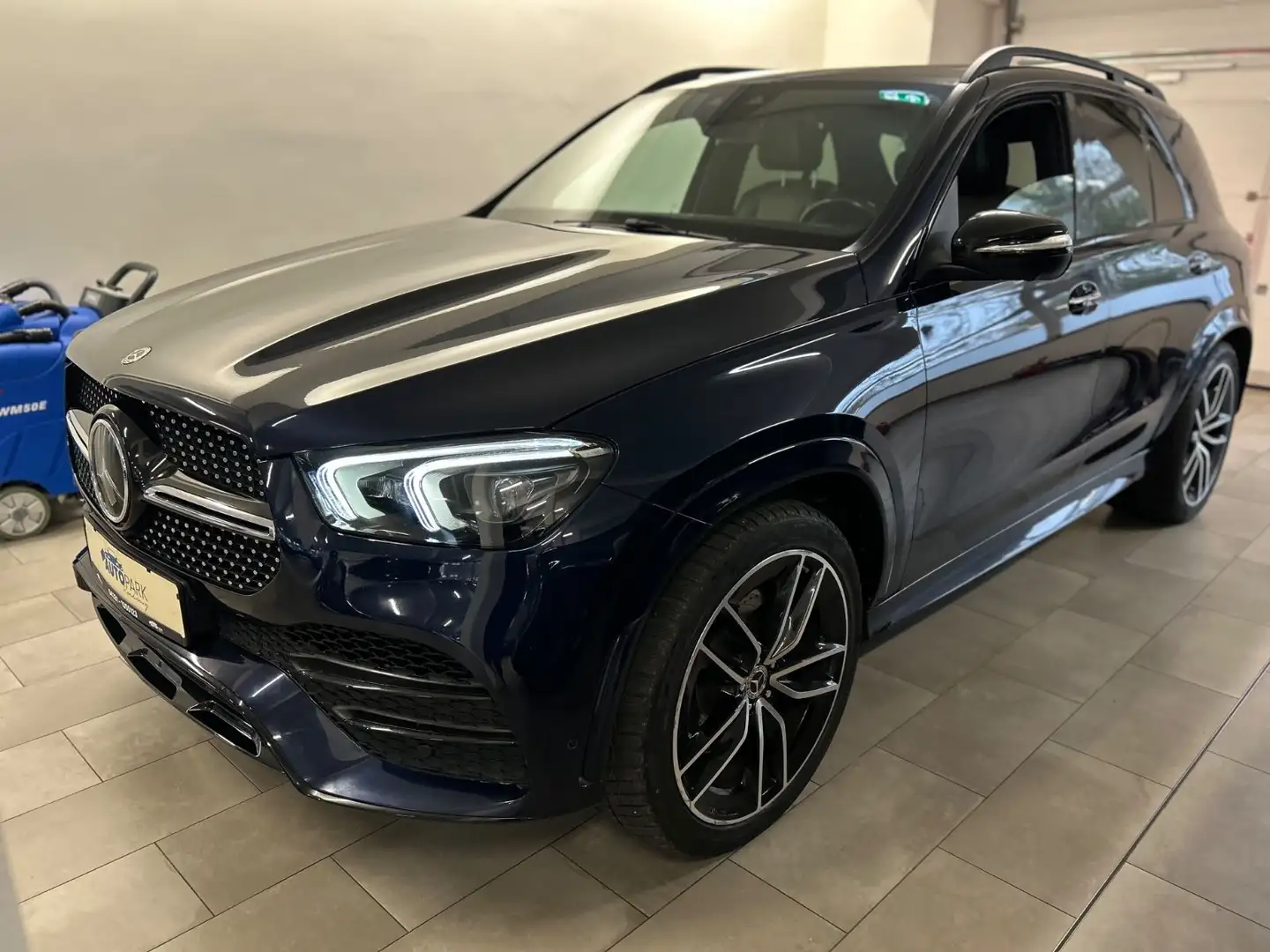 Mercedes-Benz GLE 350 d 4Matic AMG Line *1.Hand*Panorama* Blau - 1