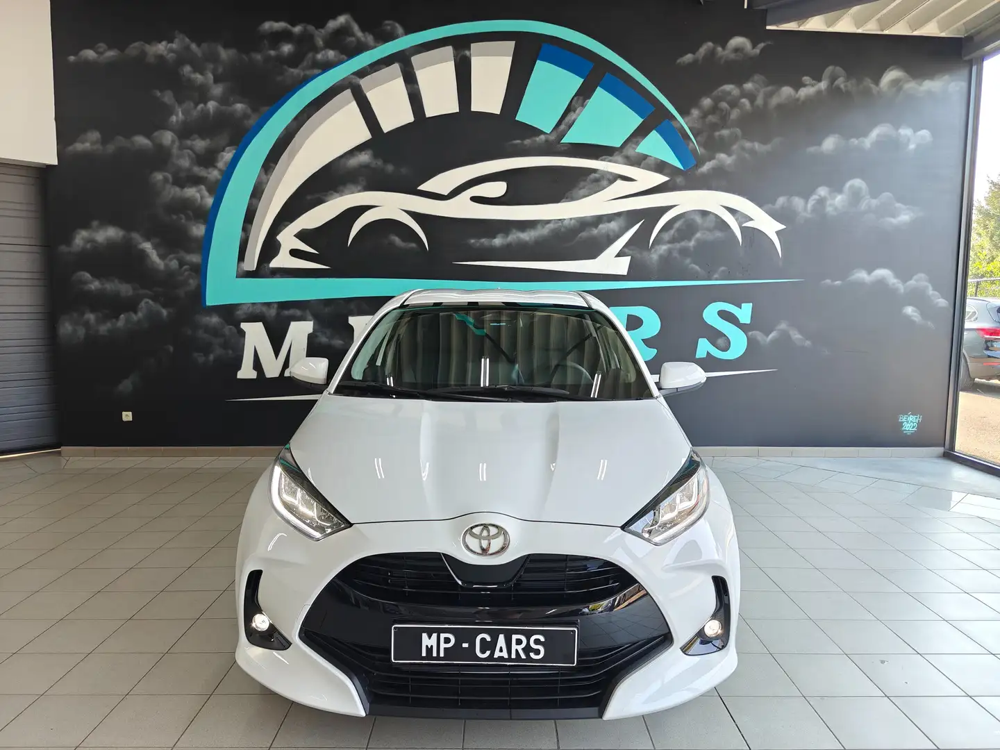 Toyota Yaris 1.5i VVT-i Hybrid E-CVT Wit - 2