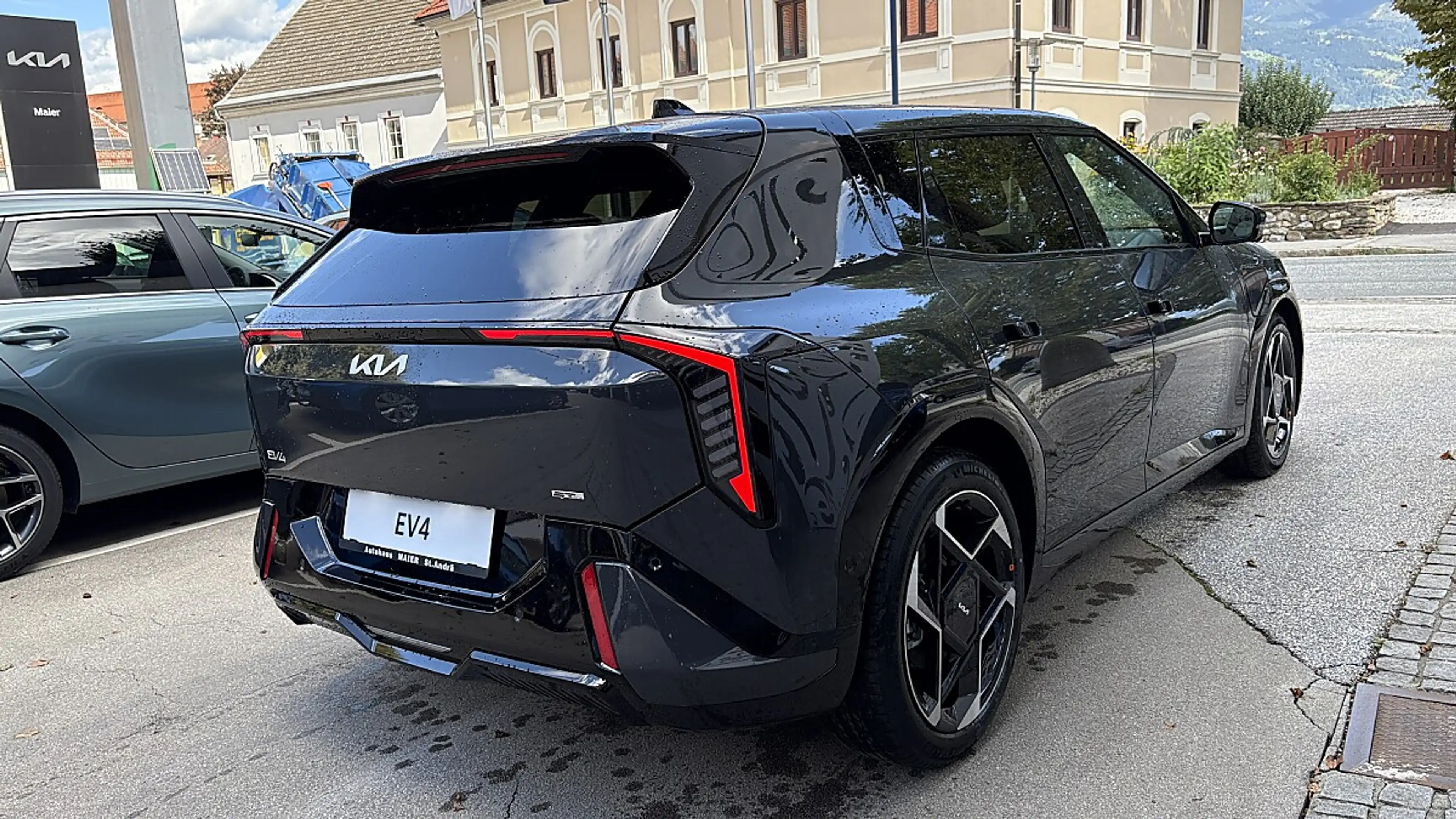 Kia EV4 HB FWD 81,4kWh GT-Line SD — photo 3