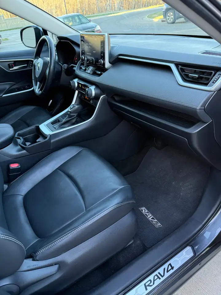 Toyota RAV 4 снимка Toyota RAV 4